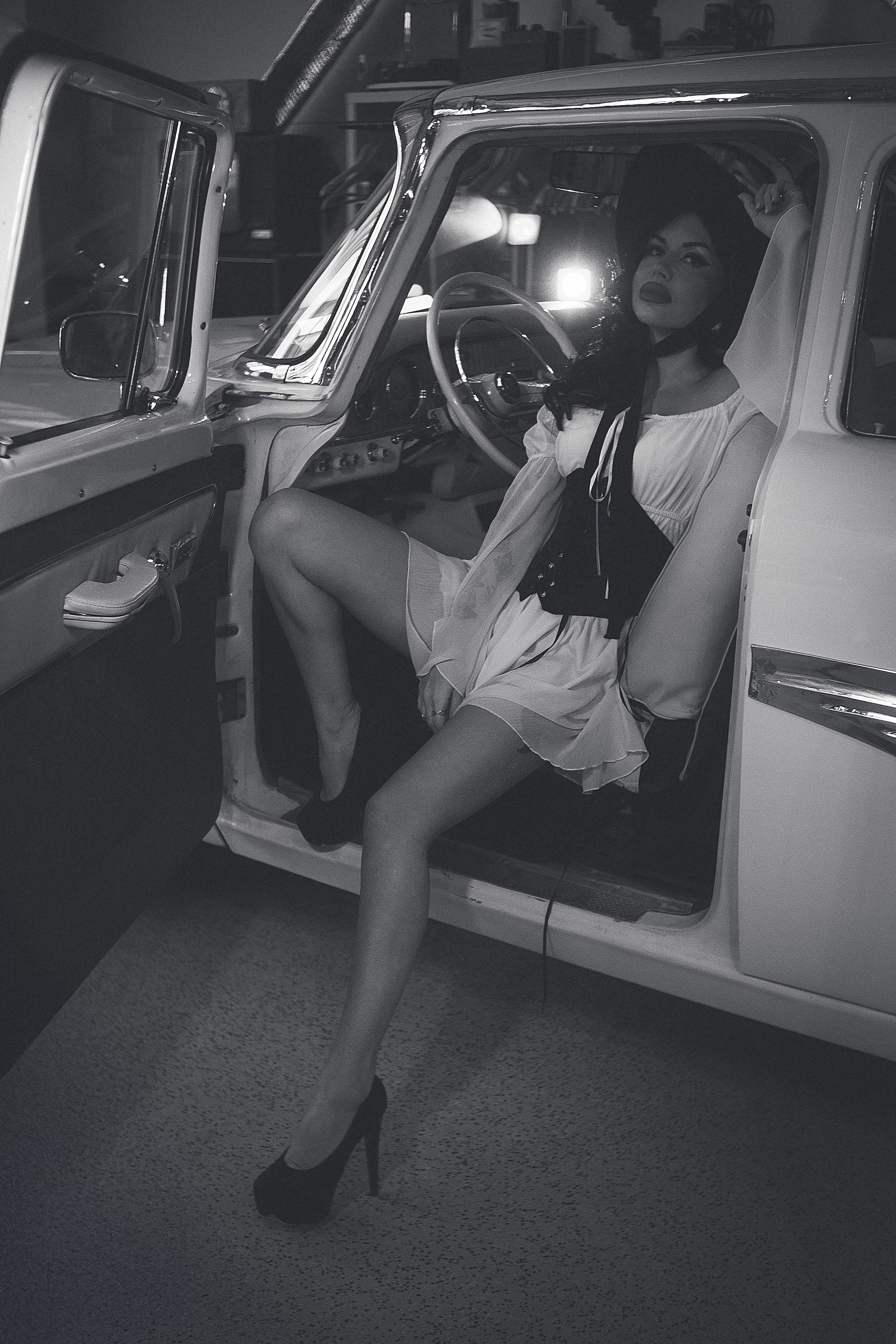 Фотосессия для Кристины в музее ретро автомобилей, Новосибирск. Фотограф в Новосибирске Владислав Унтерберг