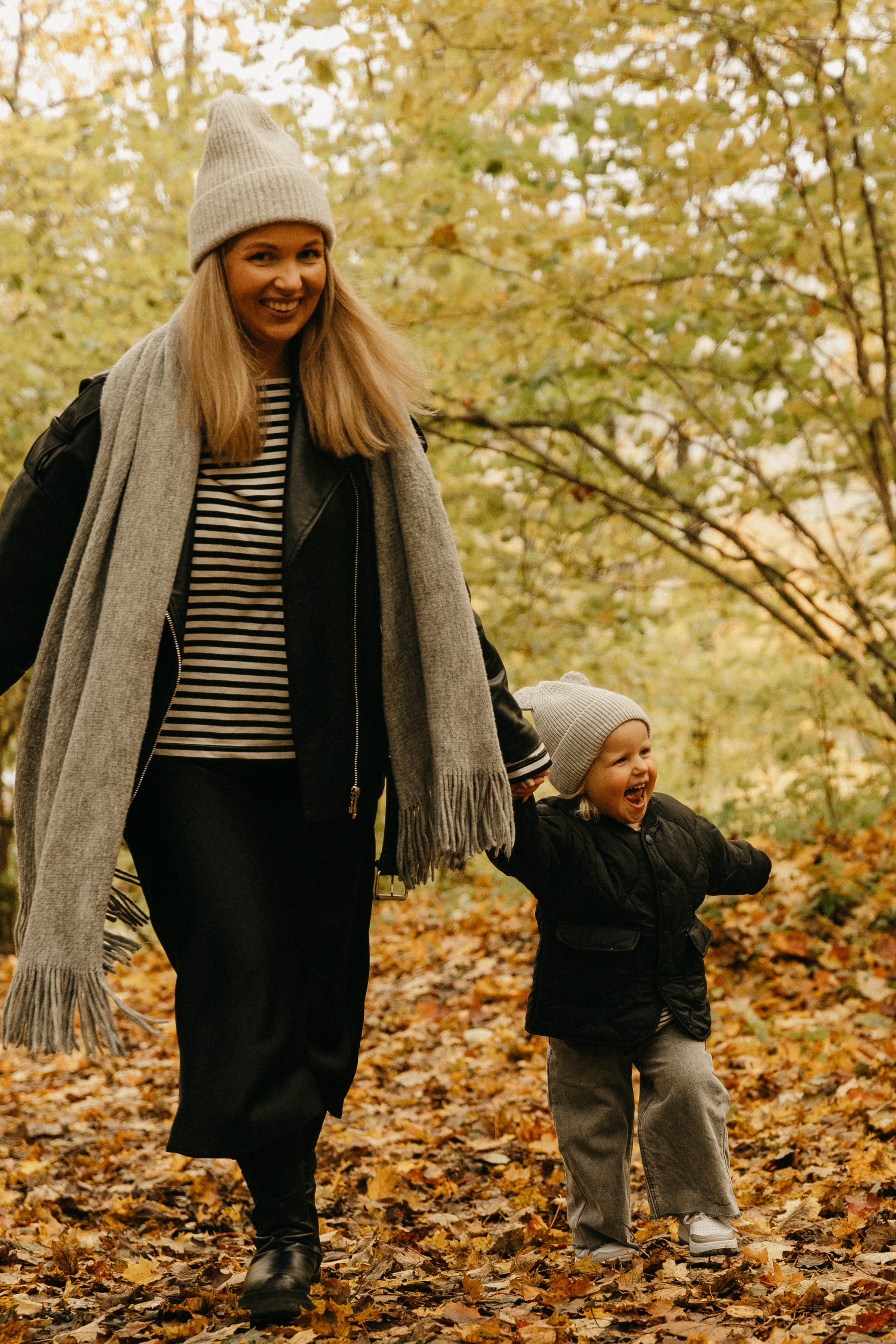 Аня и Мира. Главная