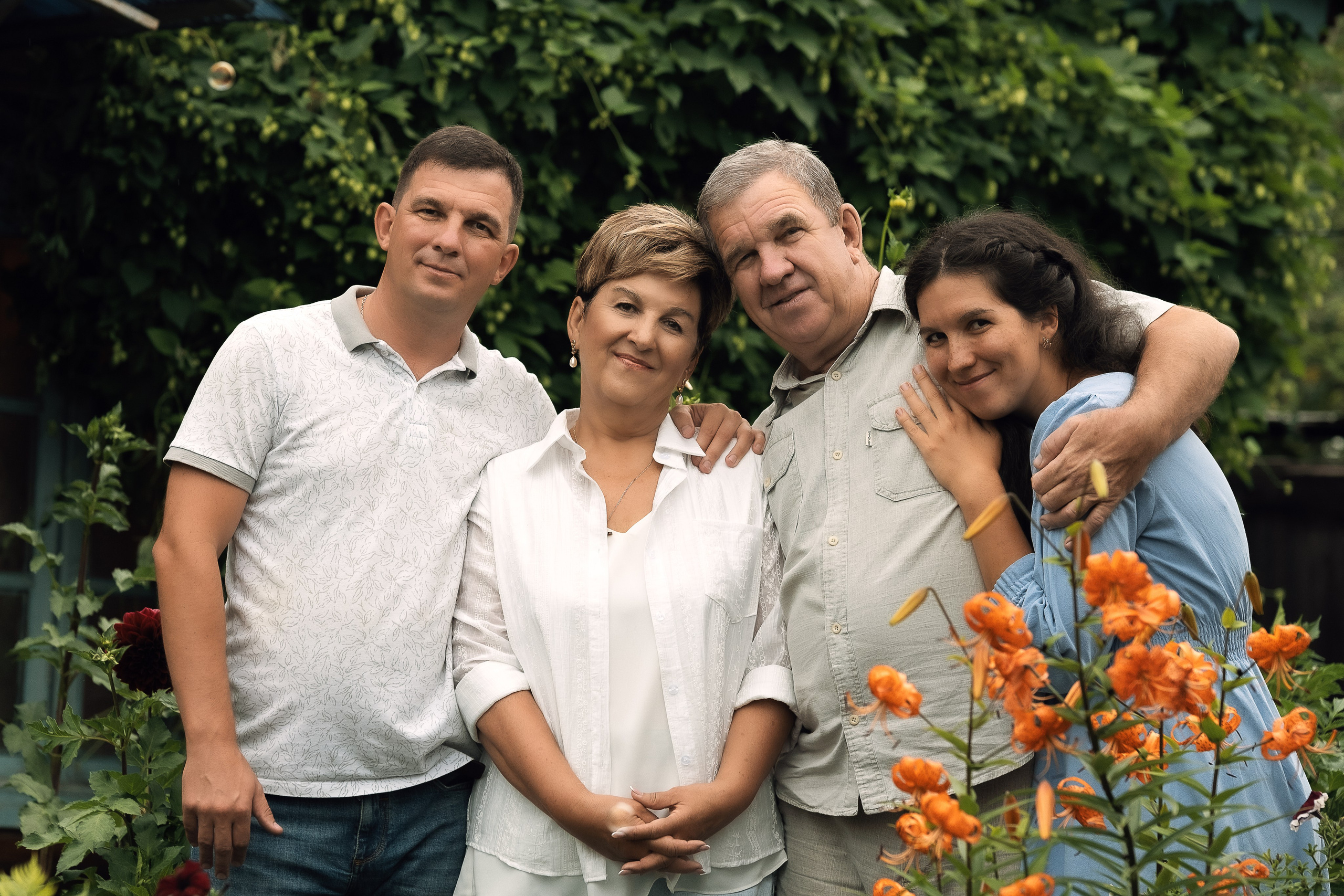 Семейная фотосессия на даче Чита. Портретный фотограф в Чите Анна Камратова. Помогу Вам создать историю, в которой Вы — главный герой!