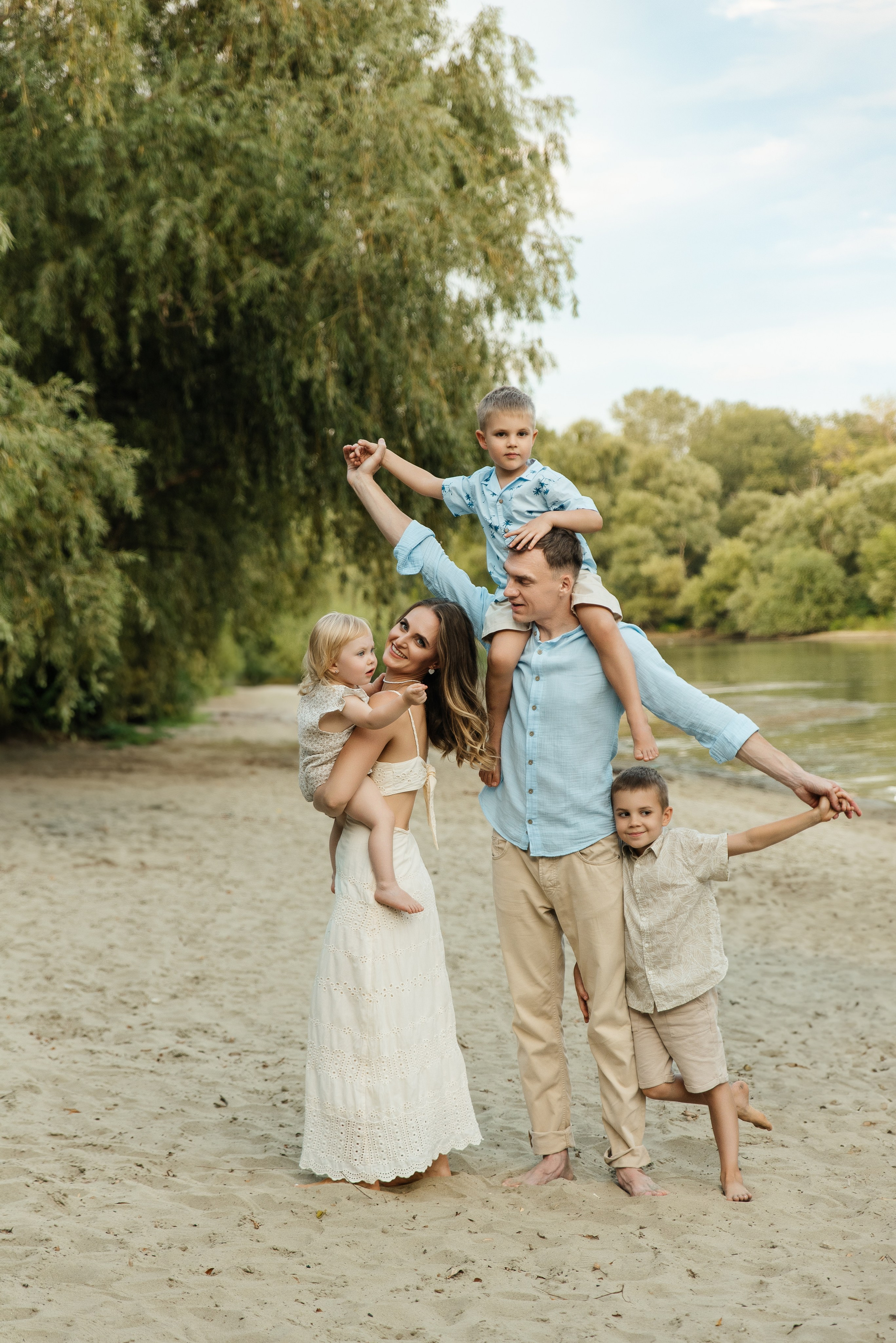 Семейная фотосессия у озера. Свадебный и семейный фотограф Кореновск/Краснодар