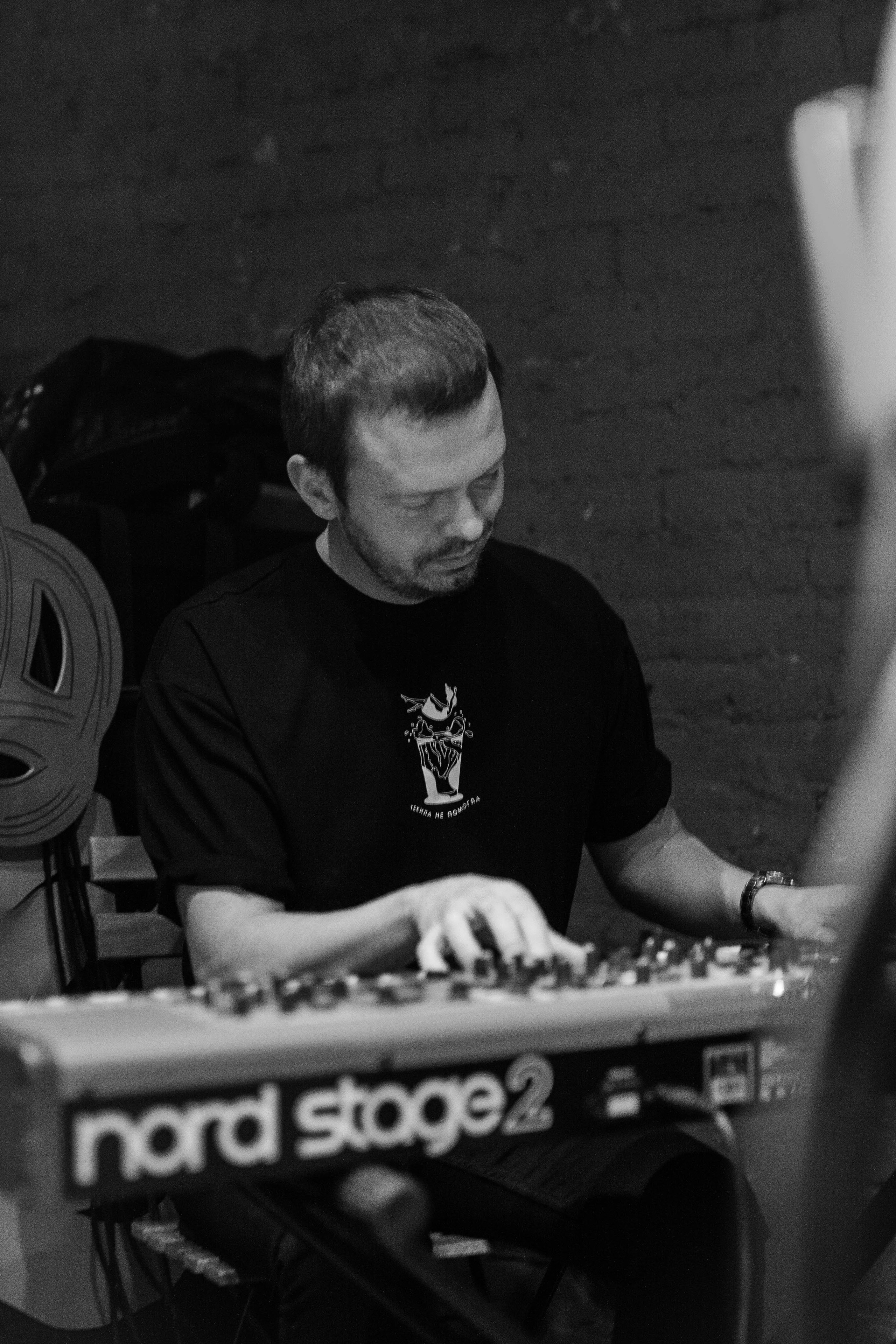 Саша Алмазова и Non Cadenza. Фотограф для музыкантов, фотограф на концерт, концертный фотограф, съемка концерта, бэкстейдж фотограф