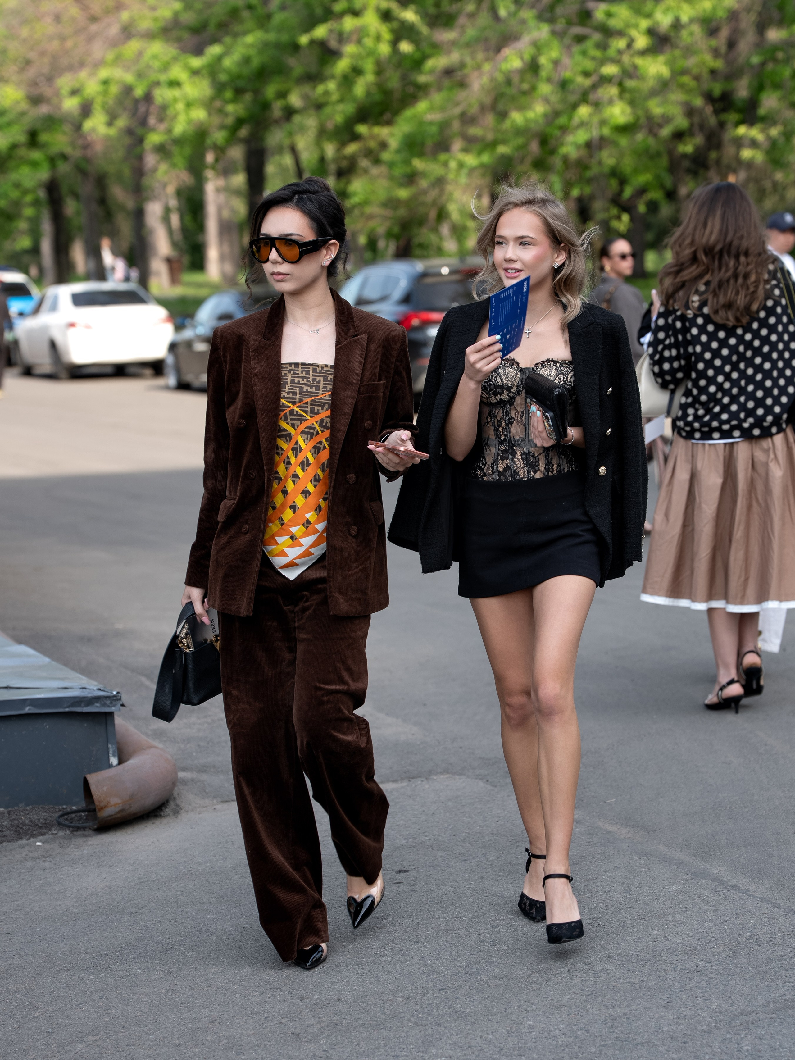 Visa Fashion Week Almaty Pre-Fall 2026 April StreetStyle Day 1. Сайт Алматинского НЮ АРТ, будуар и фэшн фотографа Дениса Карпенко