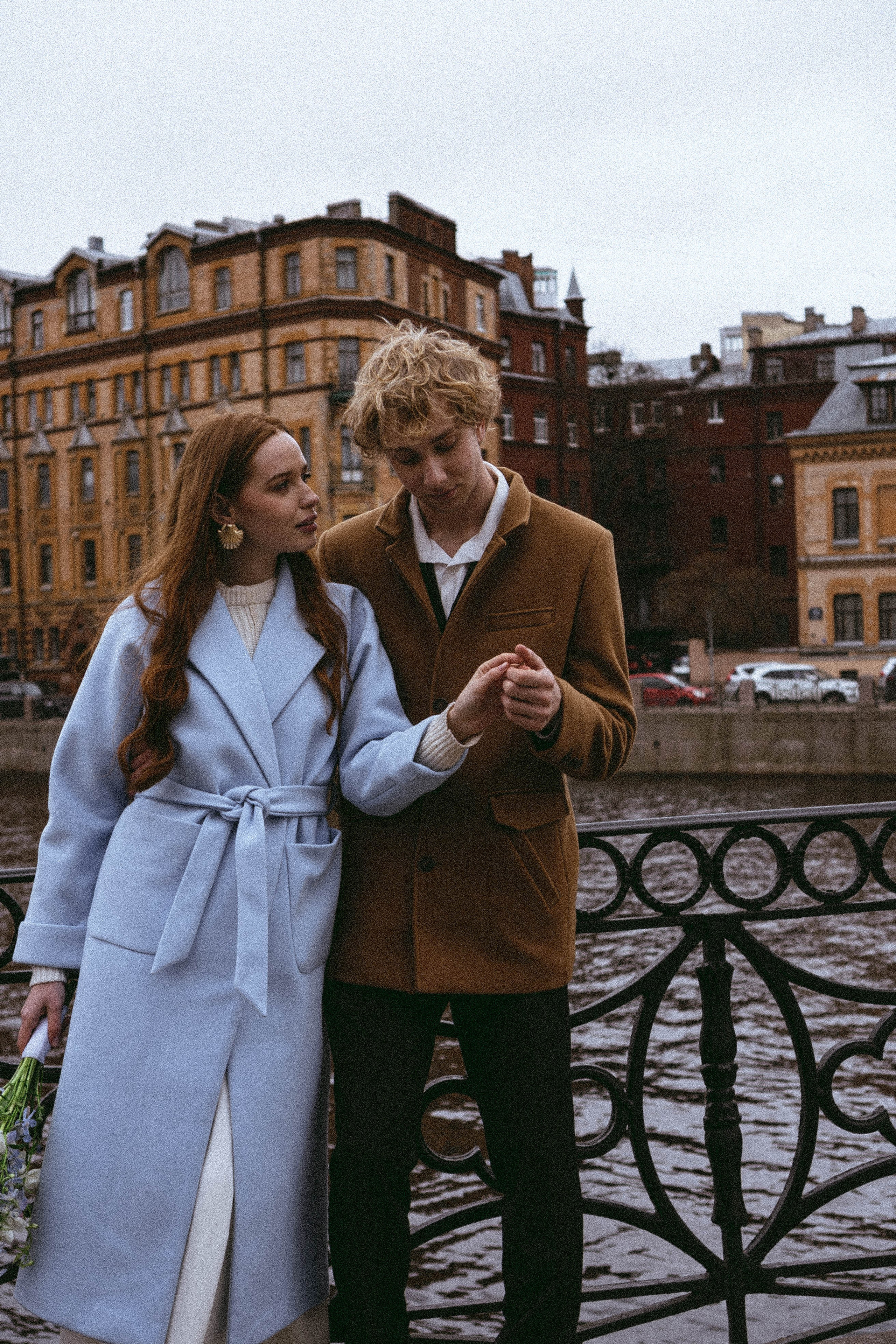 СВАДЕБНАЯ СЬЕМКА В ОТЕЛЕ. СБОРЫ ЖЕНИХА И НЕВЕСТЫ И ТАКЖЕ ТОР И ПОДГОТОВКА К ПРОГУЛКЕ И ПРОГУЛКА ПО ПЕТРОГРАДКЕ. Профессиональный фотограф, Санкт-Петербург — Виктория Богомолова