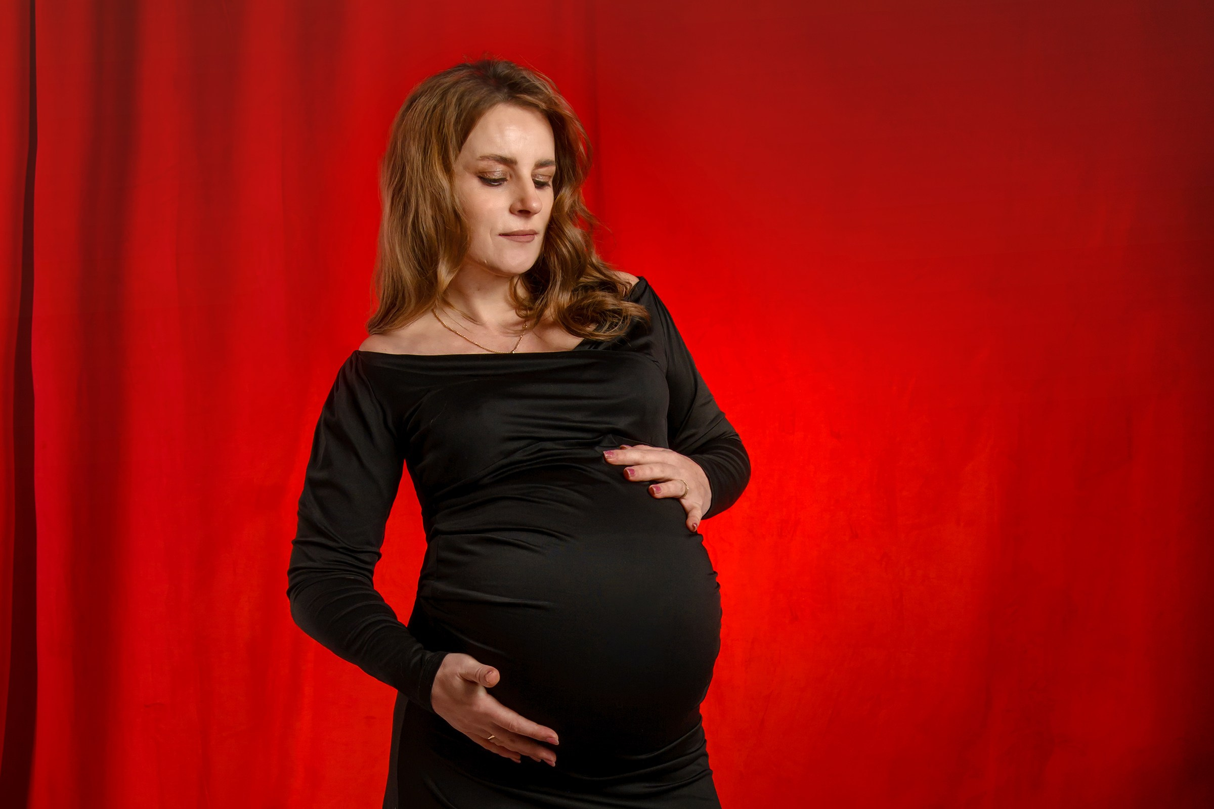 Фотосессия беременности в студии. Фотограф Оксана Сафонова