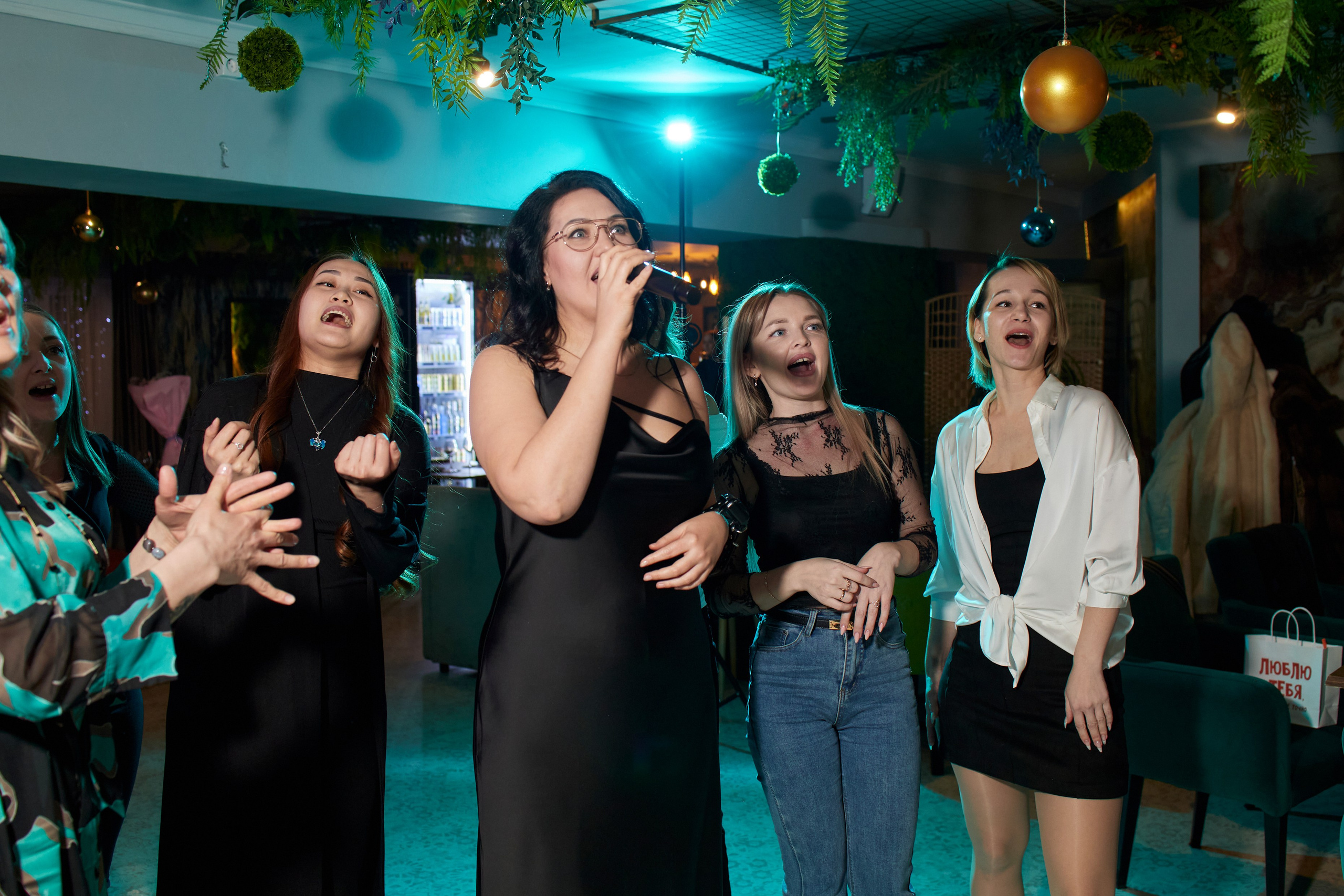 MAXIM & DAMIR | FOREST BAR | 8 МАРТА!. Главная