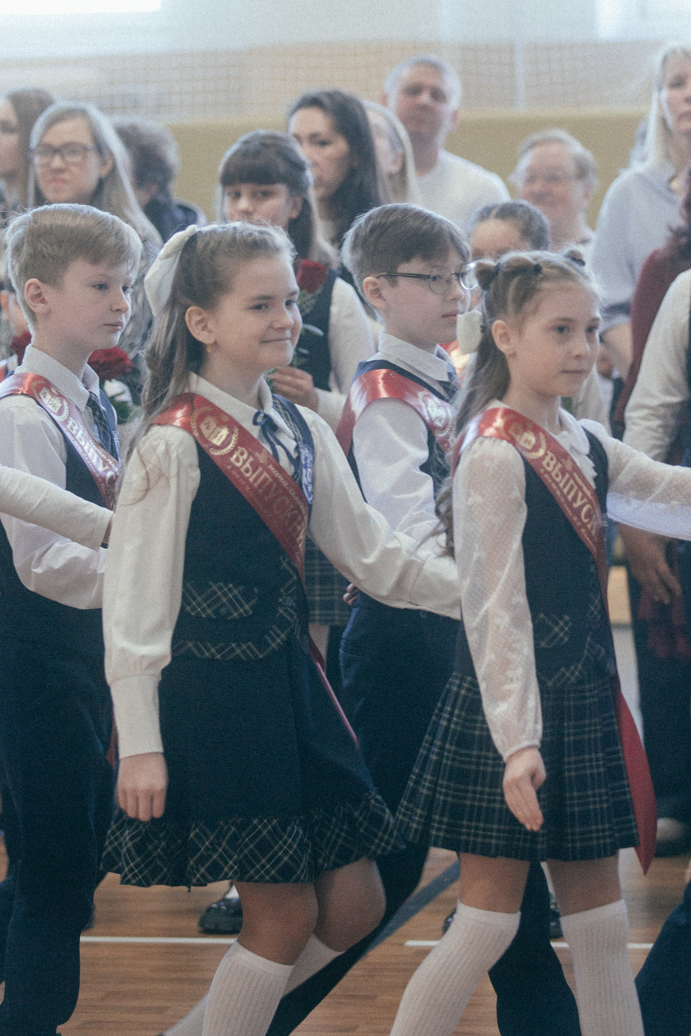 Выпускной в начальной школе. Арт-фотограф Крис Л. в Тобольске: портрет, семейные, свадьбы
