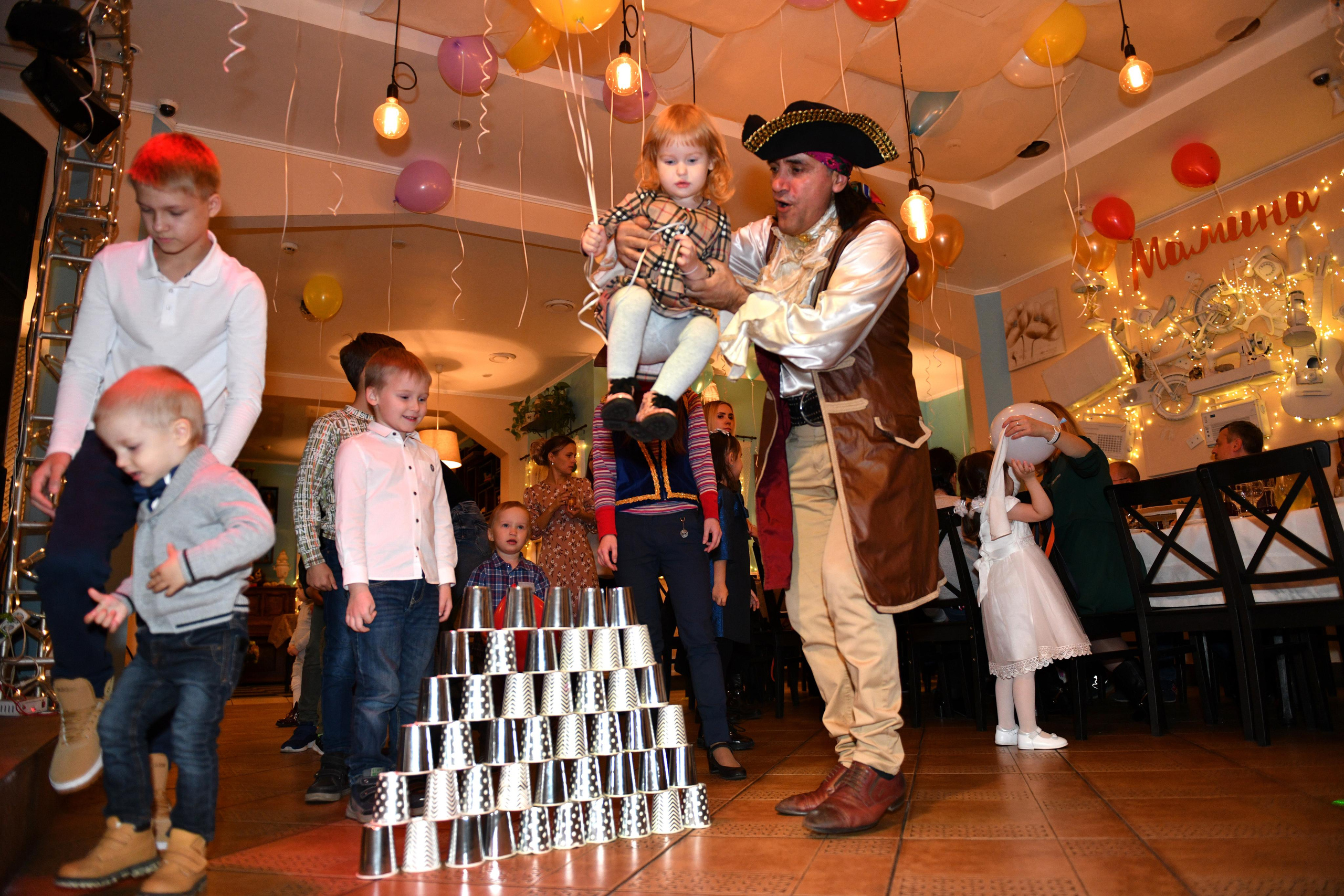День Рождения Максима в кафе. Свадебный и портретный фотограф в Москве Галина Борисова