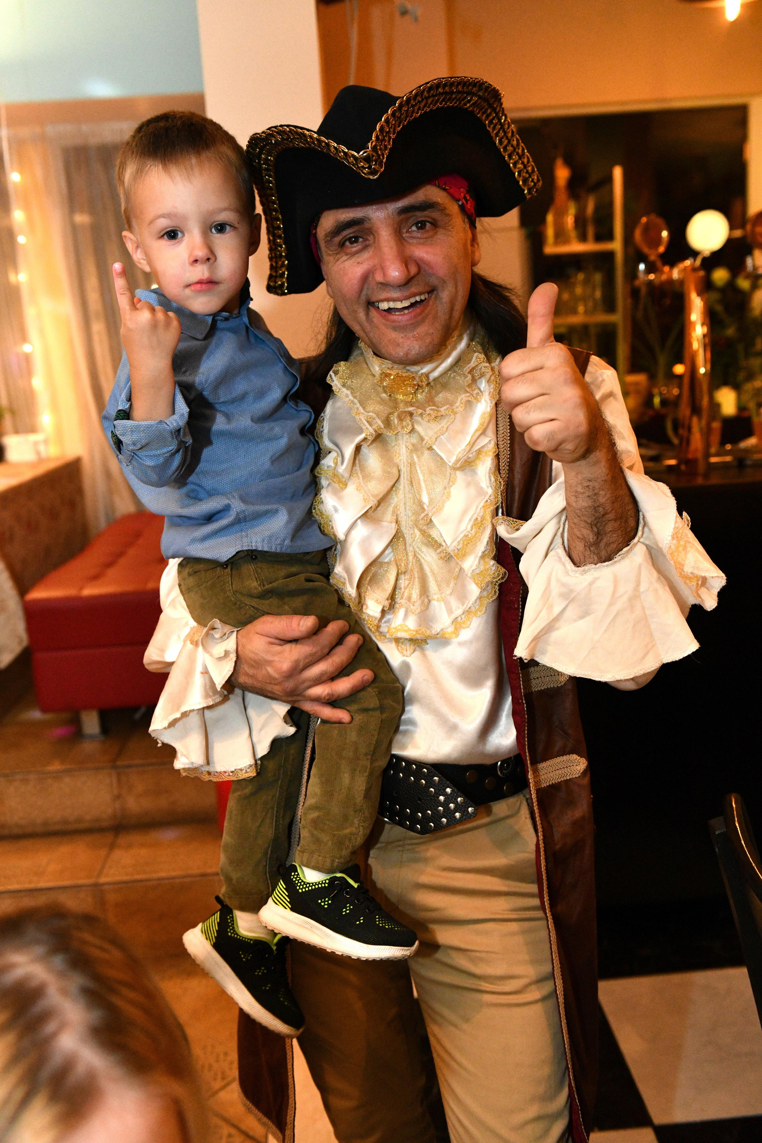 День Рождения Максима в кафе. Свадебный и портретный фотограф в Москве Галина Борисова