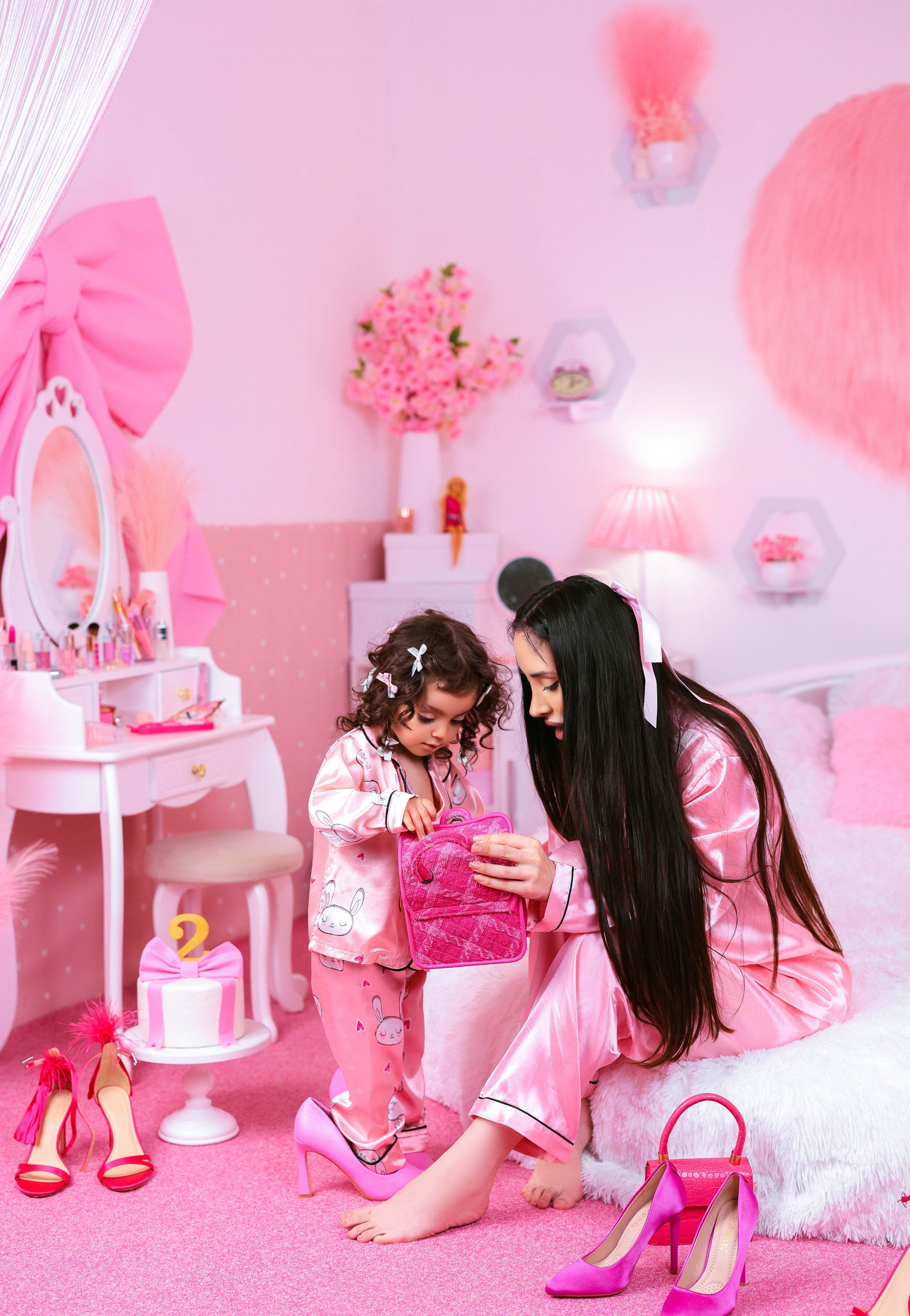 РОЗОВАЯ КОМНАТА