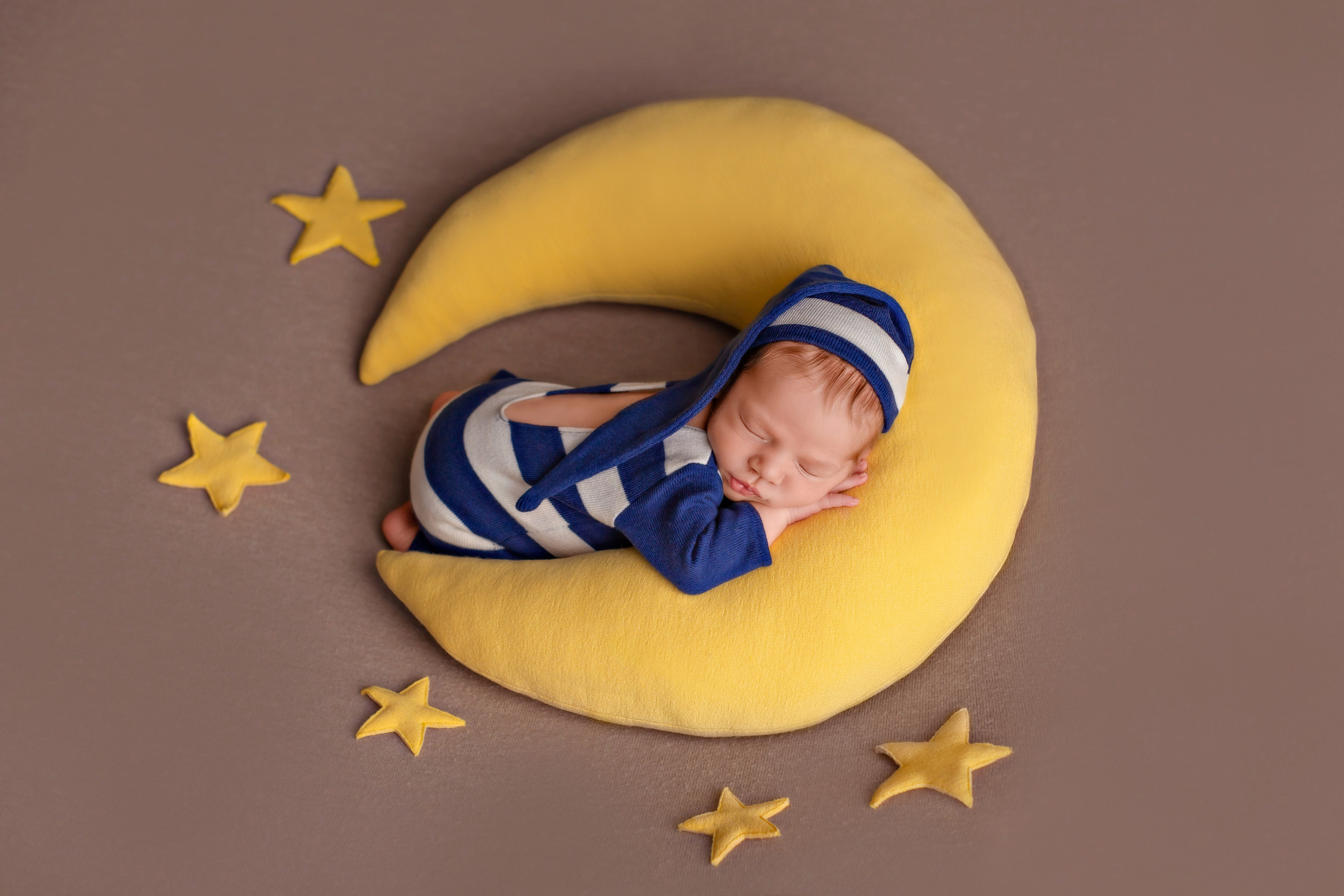 Новорождённые. Оля Март. Фотограф новорождённых город Лида. Фотограф на годик в Лиде