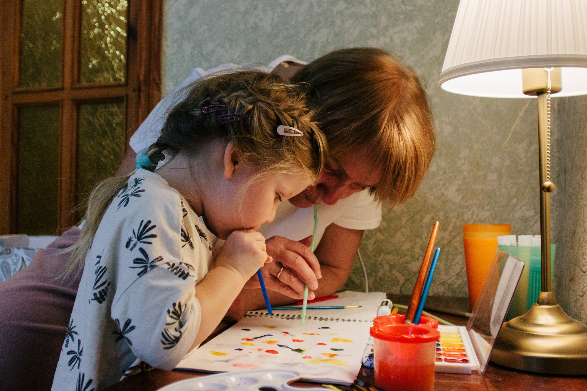 Домашняя семейная фотосессия в Симферополе с бабушкой и дедушкой. Психолог Онлайн и в Симферополе Елена Федорина