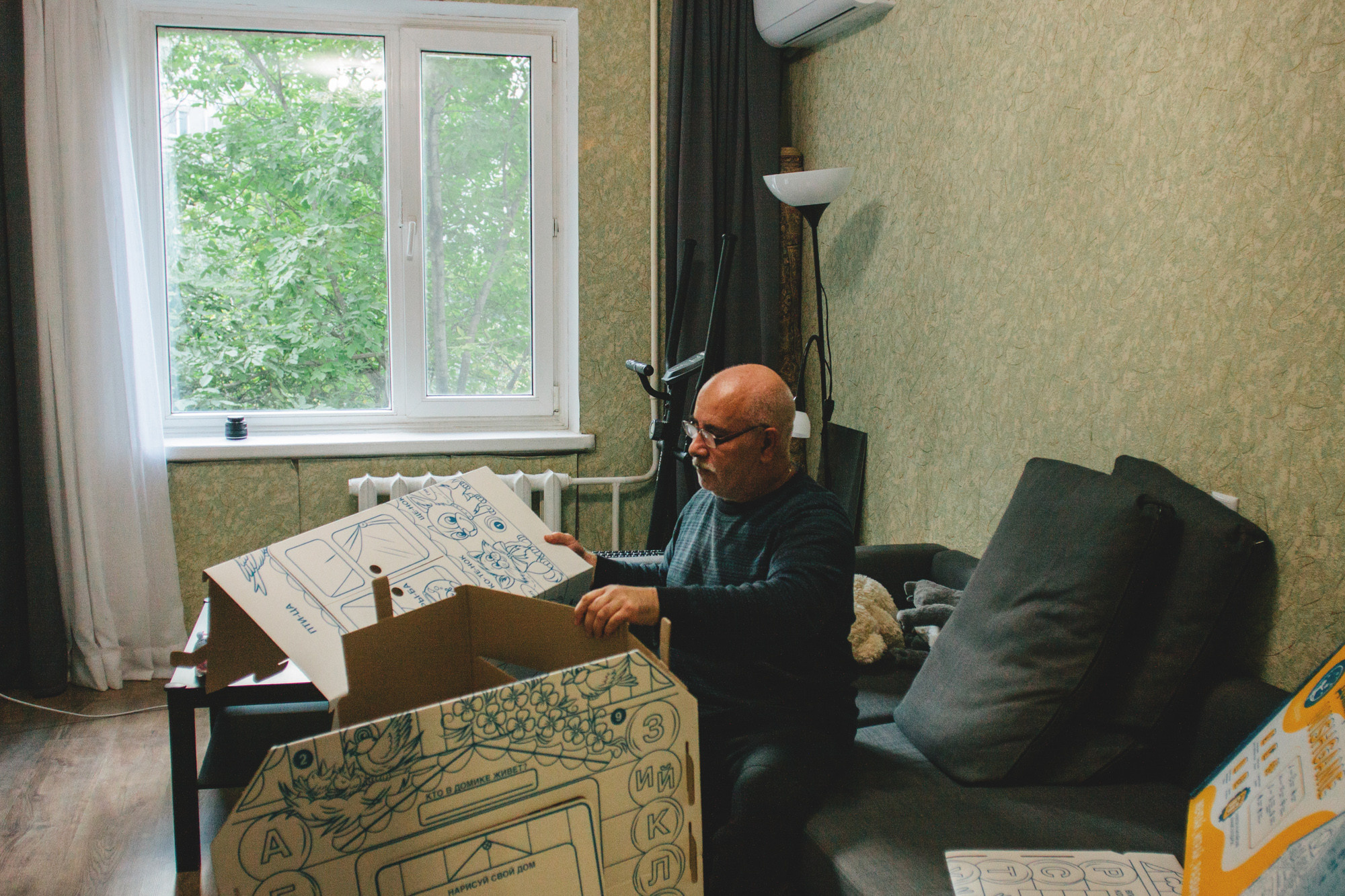 Домашняя семейная фотосессия в Симферополе с бабушкой и дедушкой. Психолог Онлайн и в Симферополе Елена Федорина