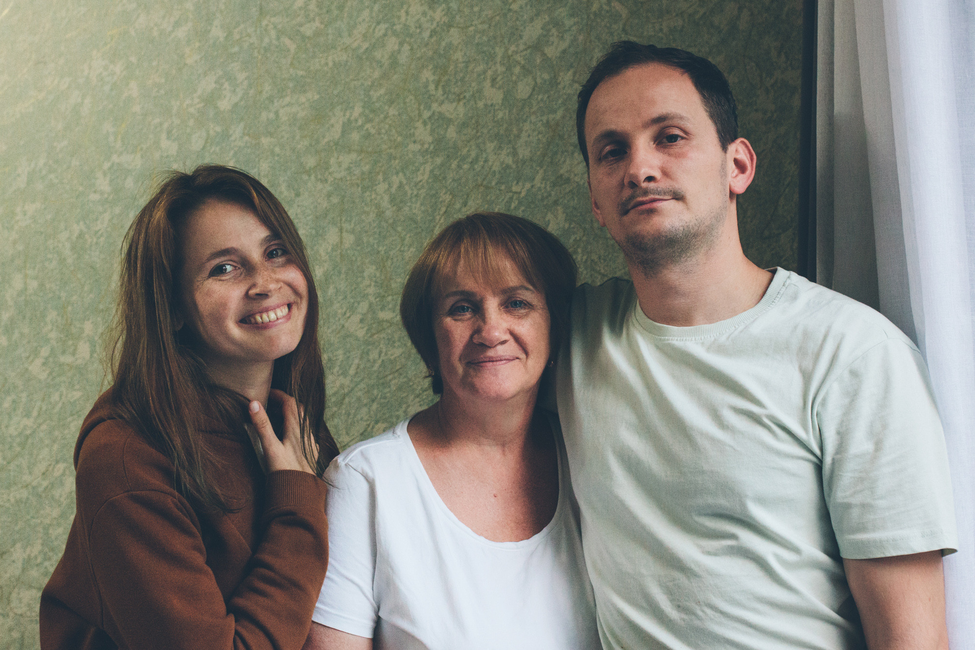 Домашняя семейная фотосессия в Симферополе с бабушкой и дедушкой. Психолог Онлайн и в Симферополе Елена Федорина