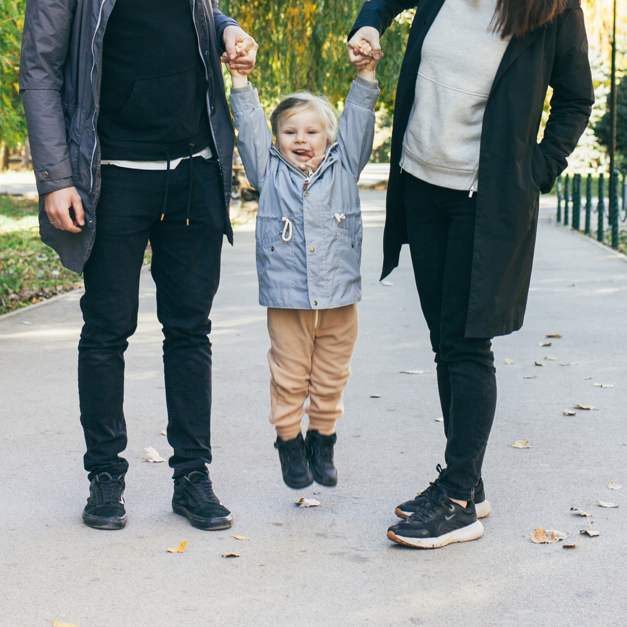 Семейная прогулочная фотосессия в Симферополе. Психолог Онлайн и в Симферополе Елена Федорина
