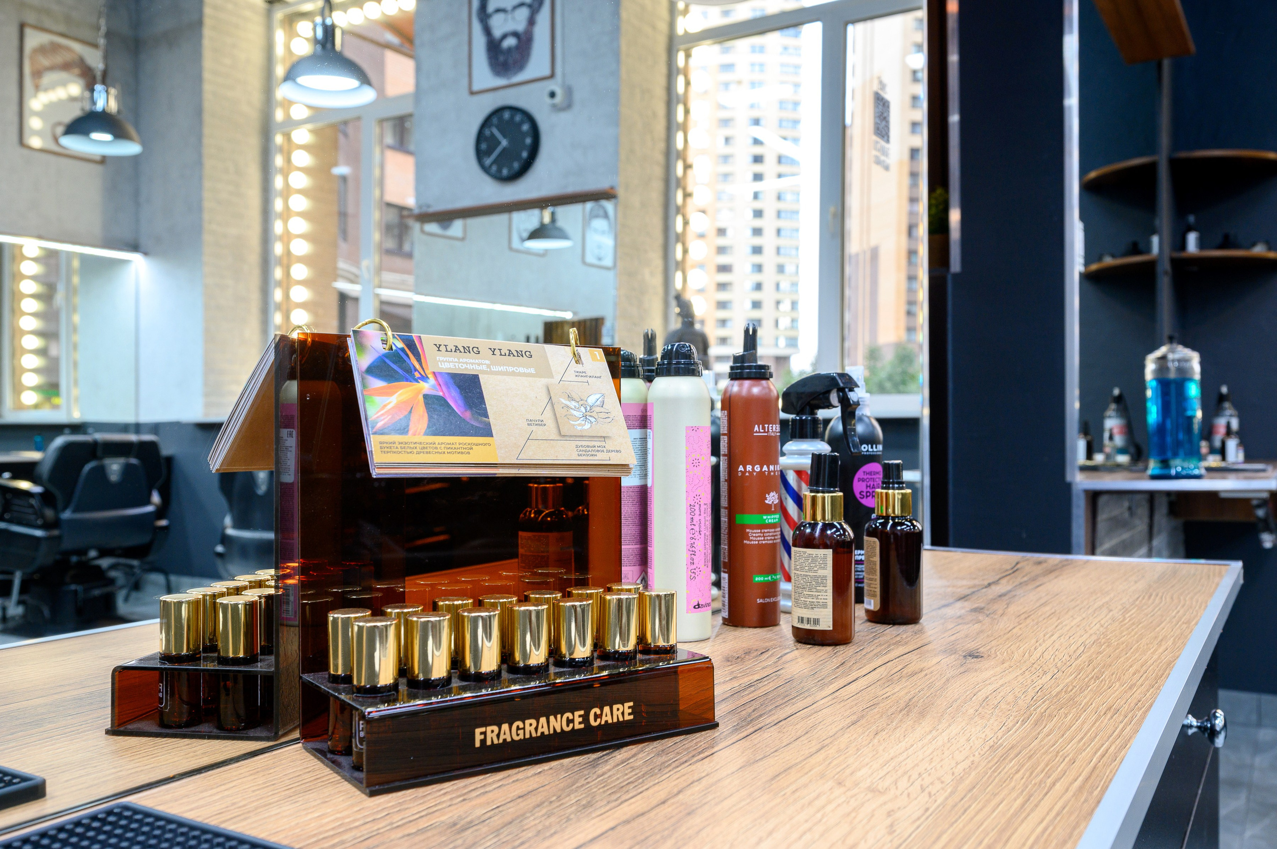 Студия стрижки TOPHAIR. Интерьерный фотограф. Фото- видеосъемка недвижимости Санкт-Петербург