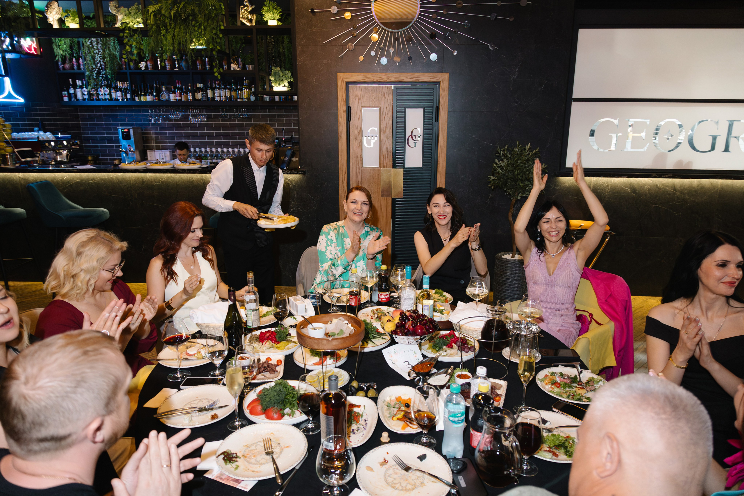 Выпускной 9В класса 2025. Артур Иликчян — Wedding & Event фотограф в Краснодаре