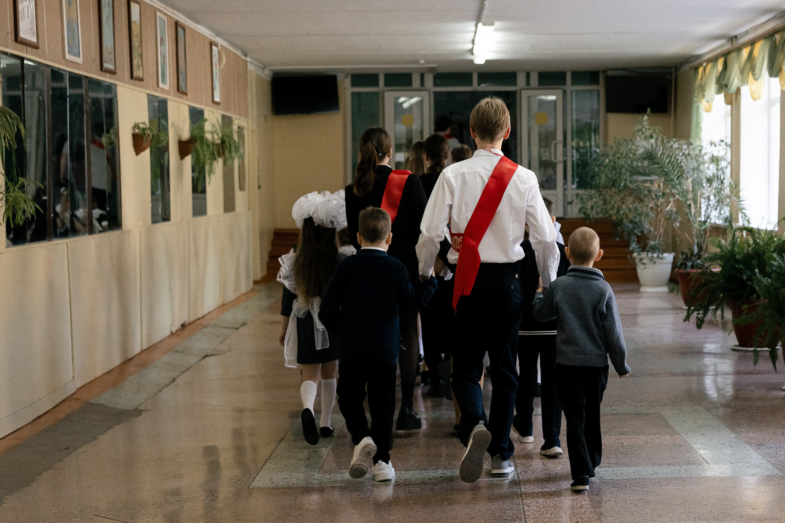 Последний звонок — линейка. Свадебный фотограф Роман Еремеев