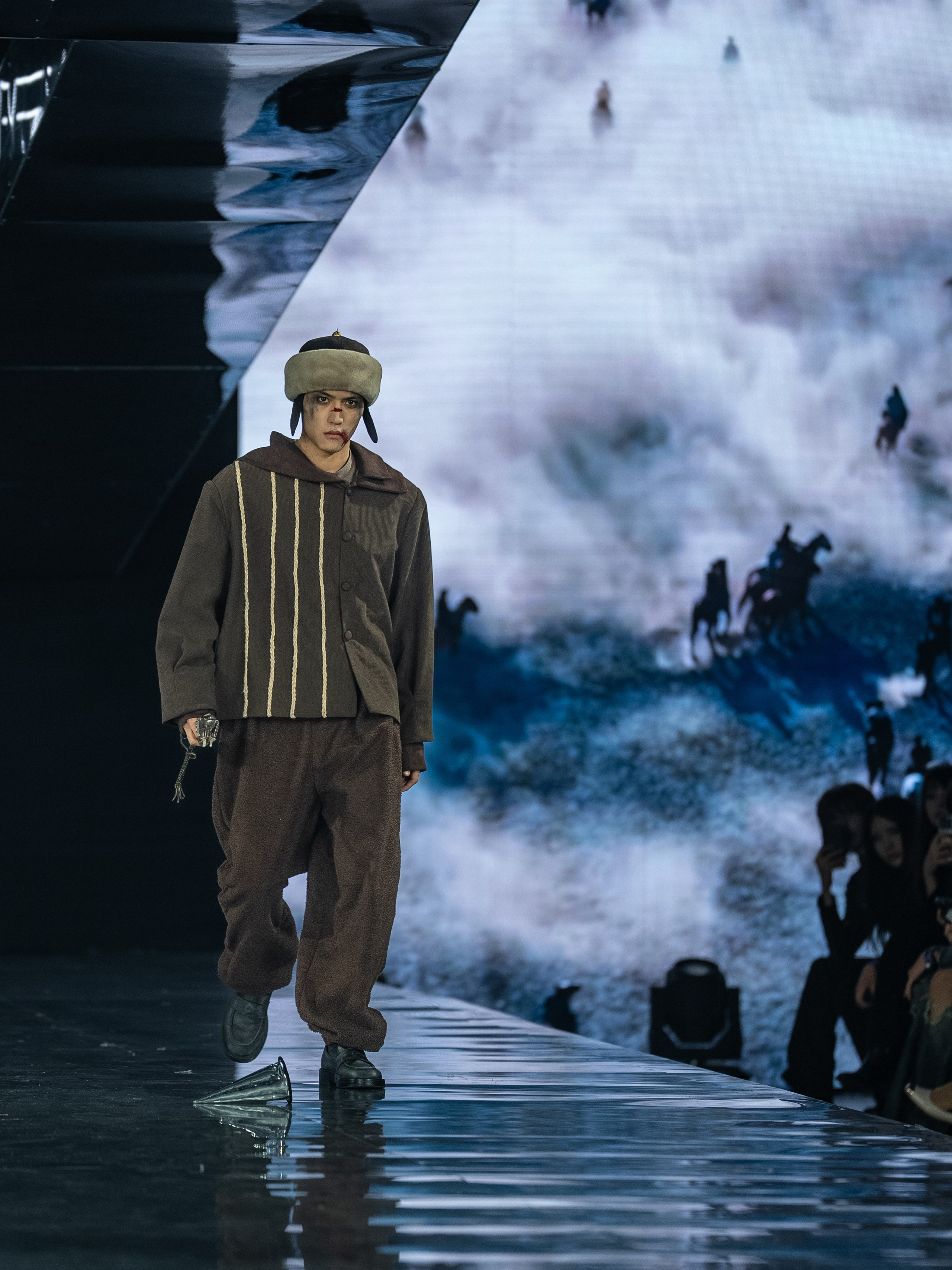 Visa Fashion Week Almaty Pre-Fall 2026 GAZHAIYIP. Сайт Алматинского НЮ АРТ, будуар и фэшн фотографа Дениса Карпенко