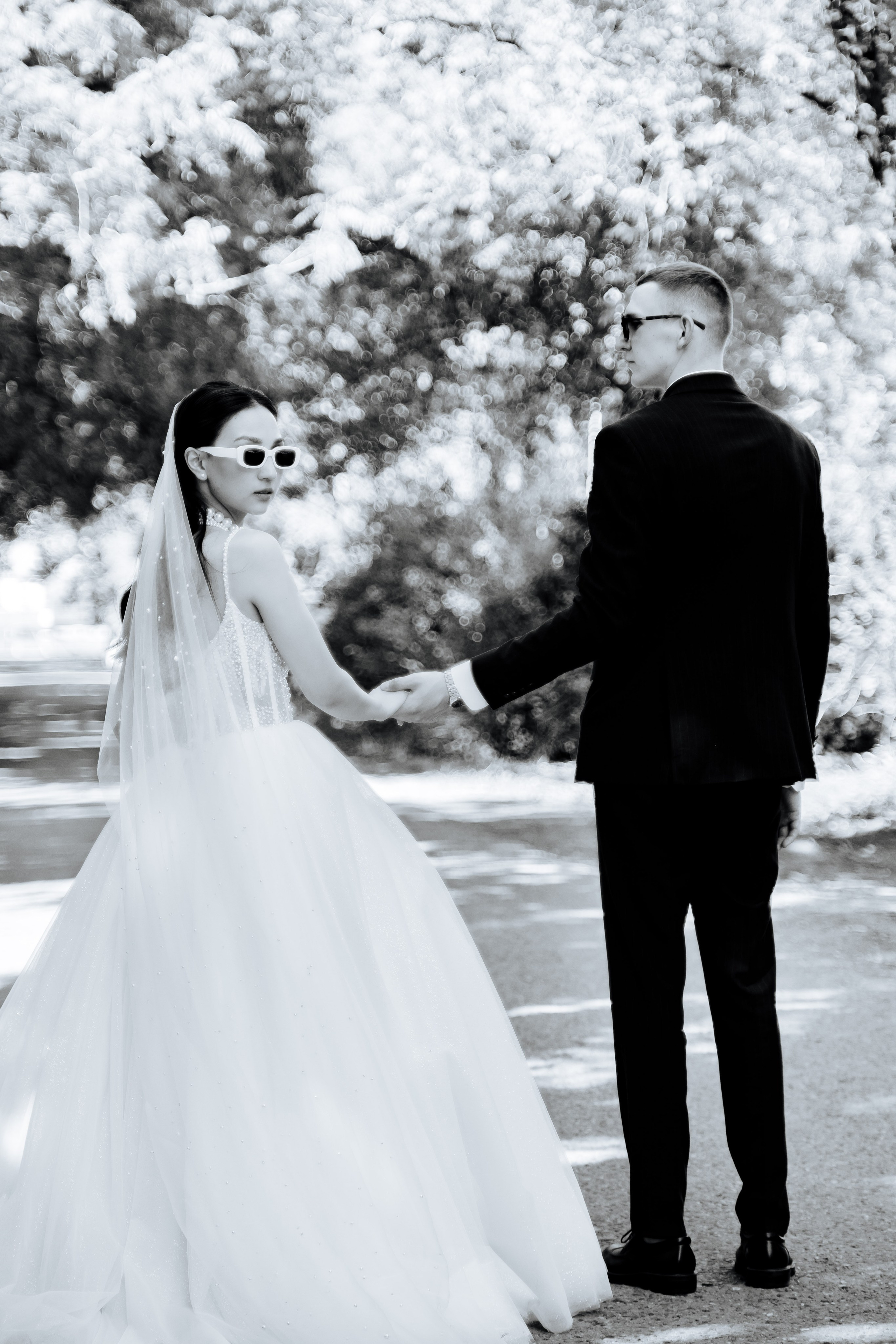 Черное и белое. Профессиональный фотограф и видеооператор