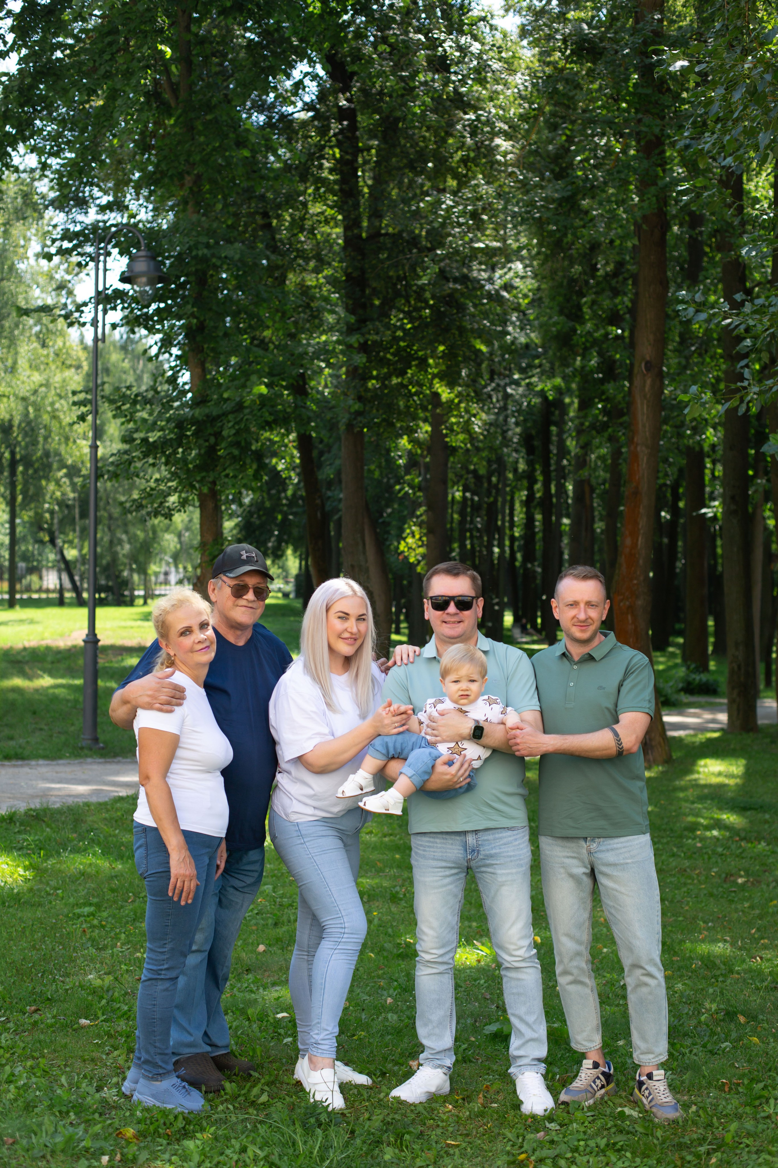 Семейная фотосессия Святослава в парке. Семейный и детский фотограф Анна Петракова
