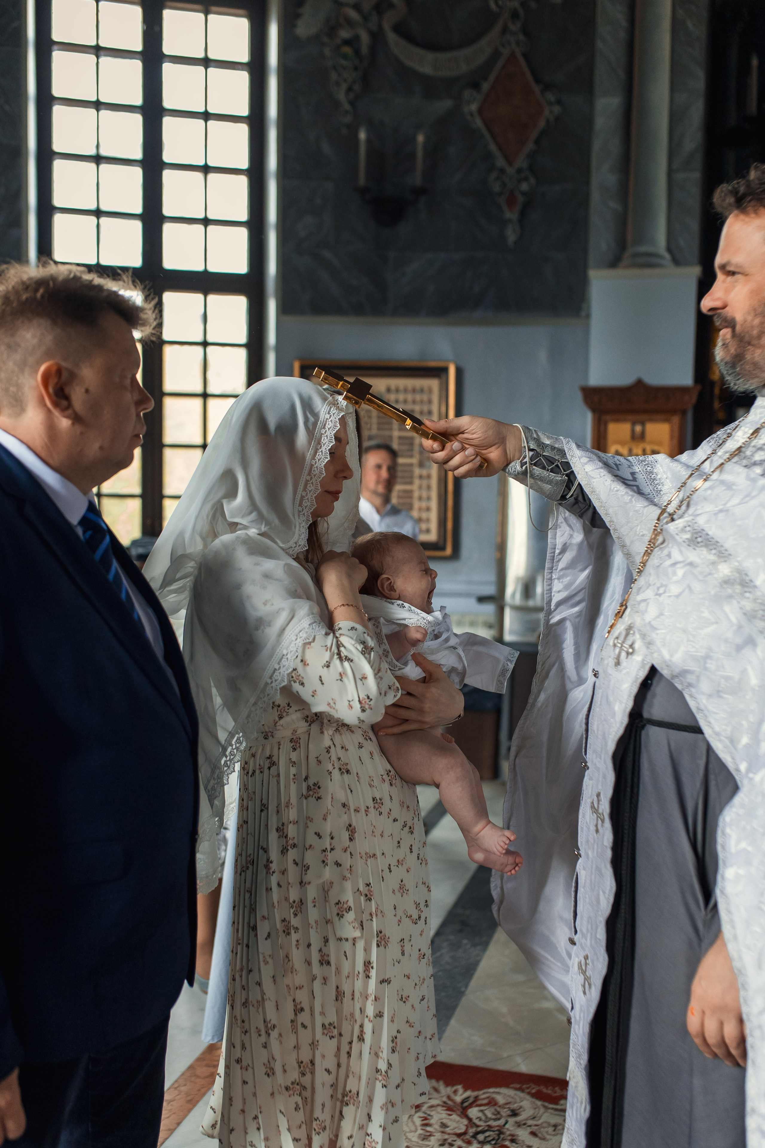 Крещение в Храме святого Иннокентия. Профессиональный фотограф в Москве и Мо Мария Шантарёва