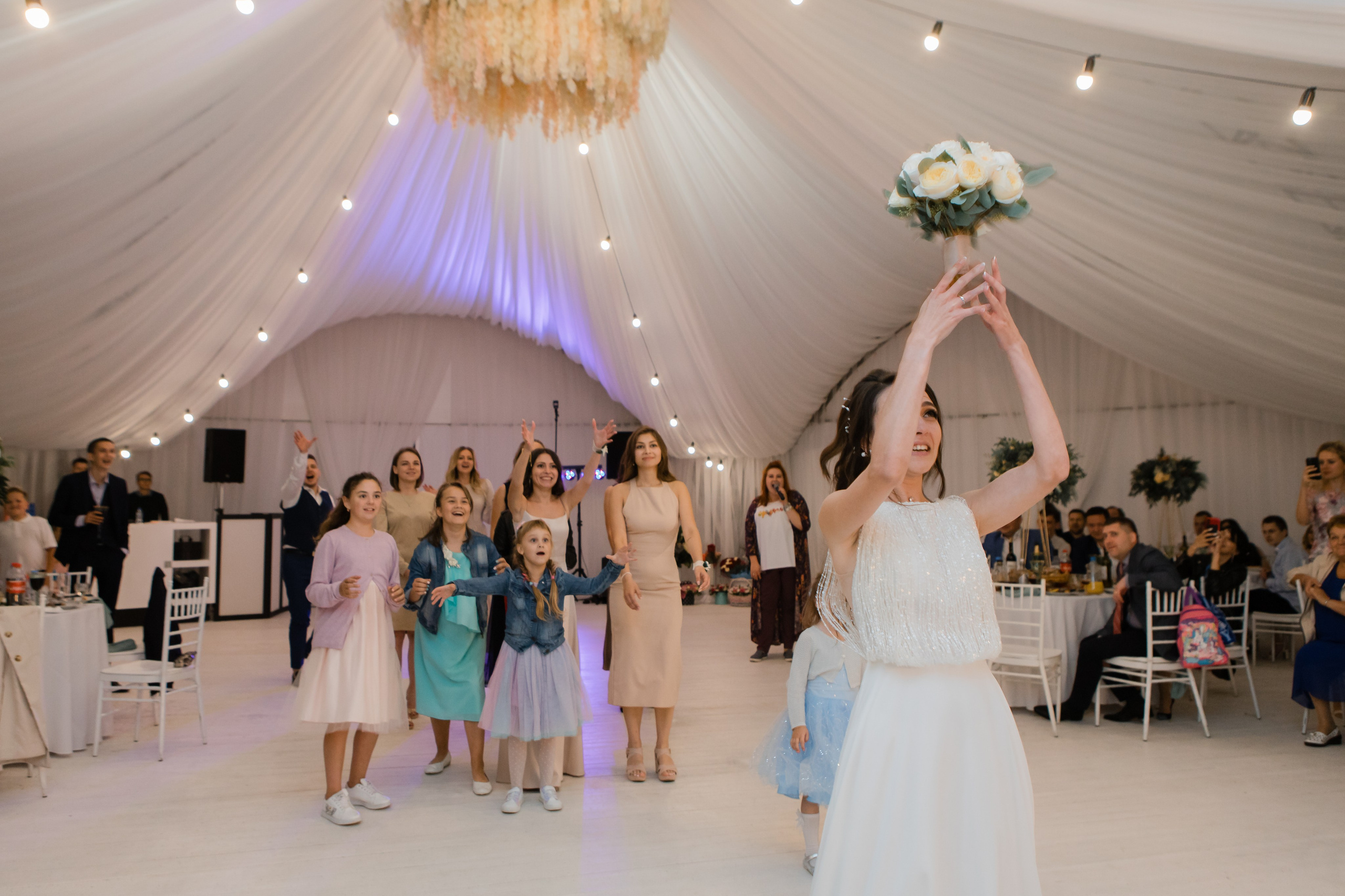 Свадебная фотосессия Сергея и Татьяны. Наша свадебная сказка. Видеосъемка и фотосъемка свадеб. Фотограф и оператор на свадьбу. Видеосъемка подкастов, собственная видео-фотостудии. Предметная фотосъемка