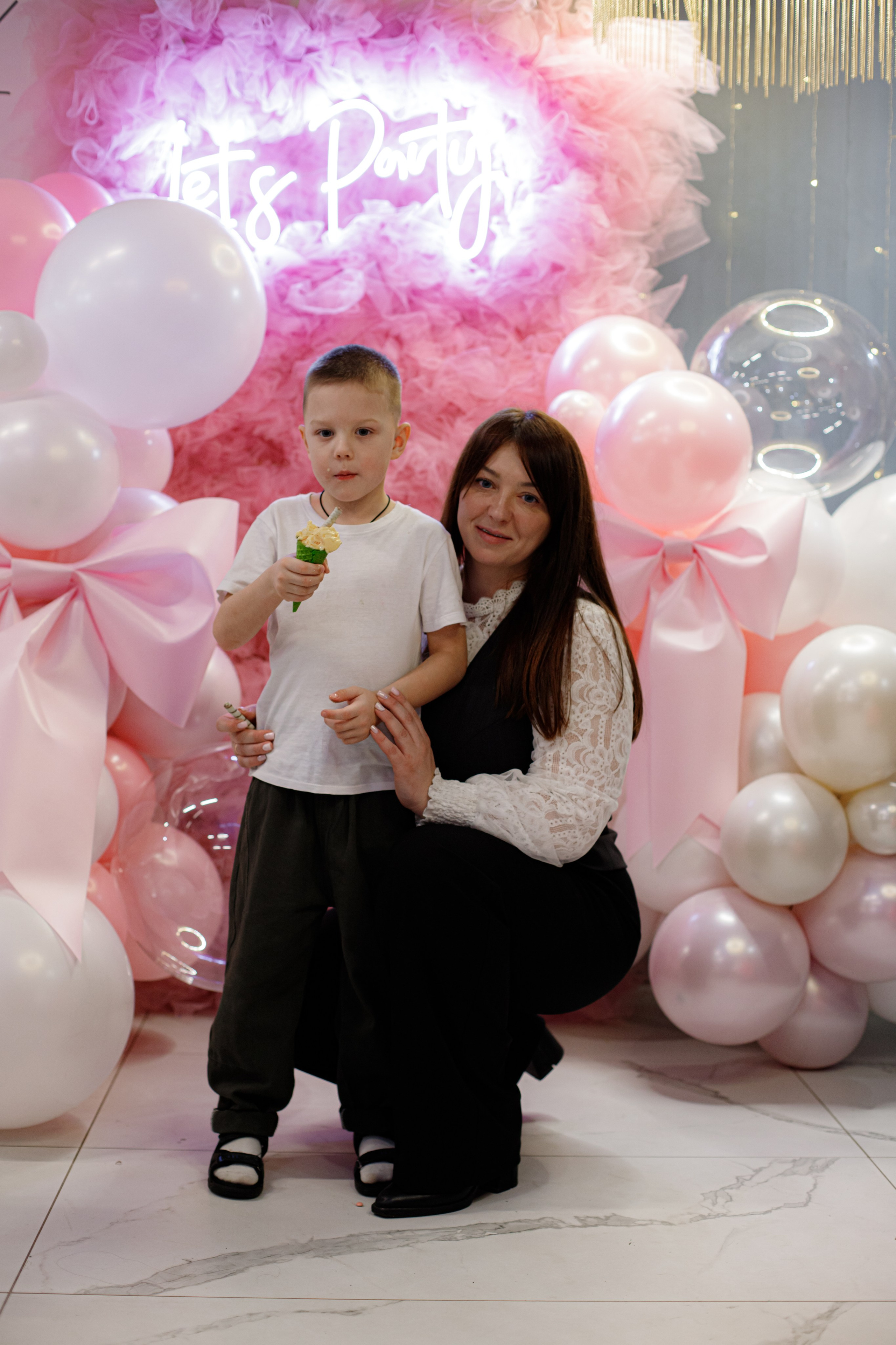 ASIA'S BIRTHDAY PARTY. Photokarish