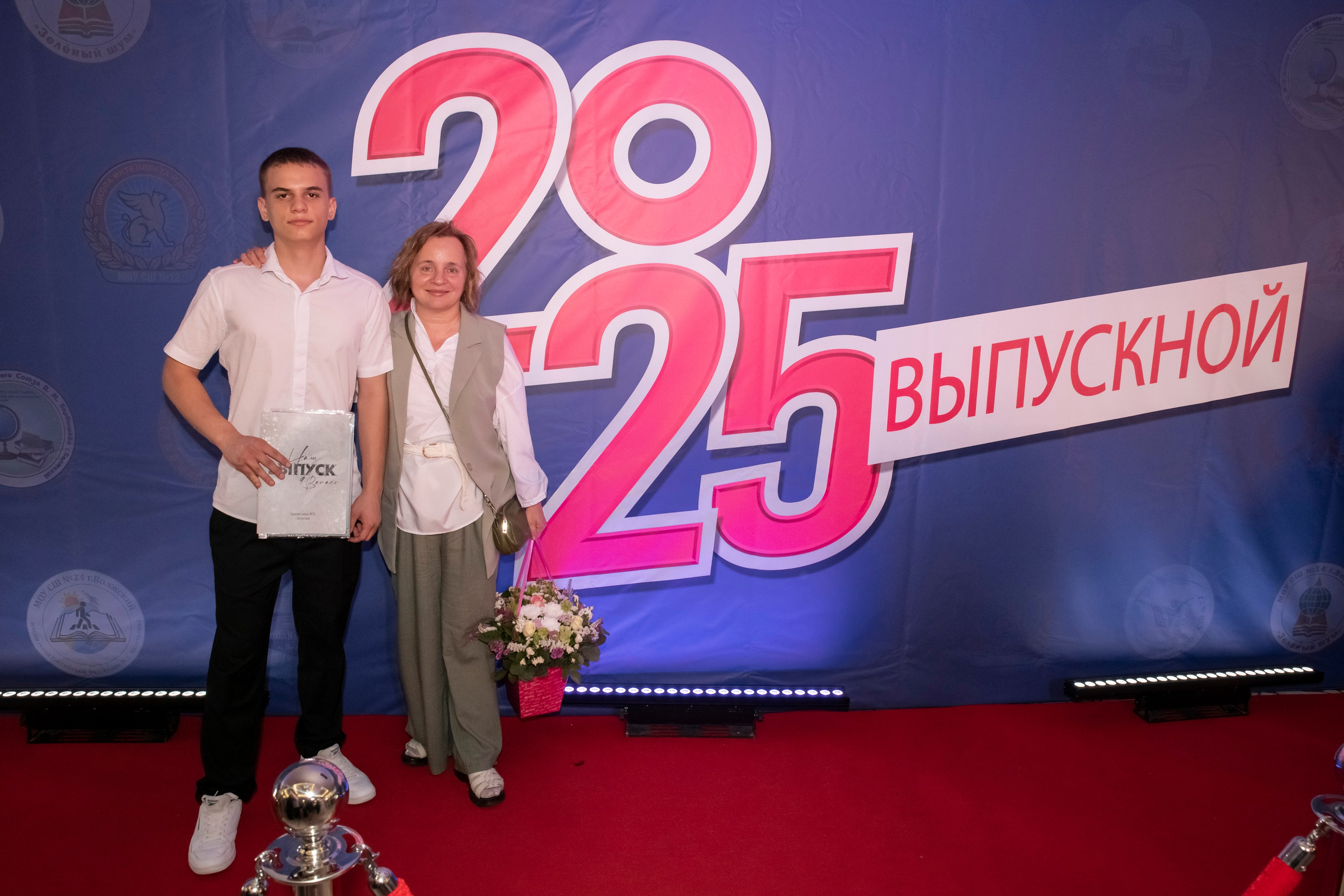 Вручение аттестатов 9В школа № 18 ДК «Октябрьский». Фотограф в Волгограде и Волжский Наталья Рылькова