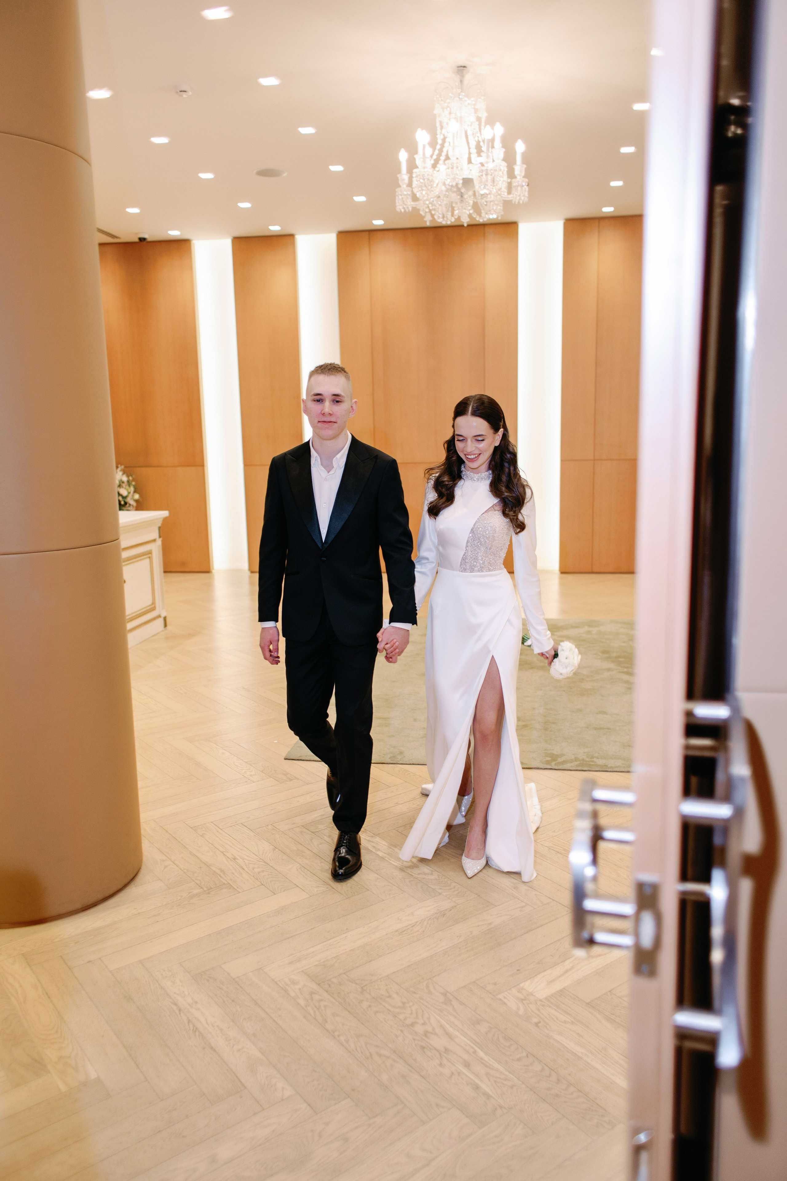 Свадьба для двоих в Москве, фотосессия на крыше, сборы, прогулка в Barvikha Luxury Village