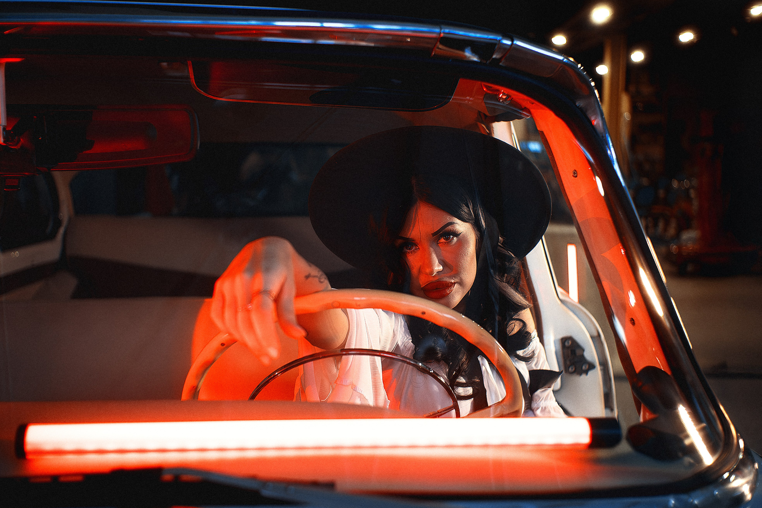 Фотосессия для Кристины в музее ретро автомобилей, Новосибирск. Фотограф в Новосибирске Владислав Унтерберг