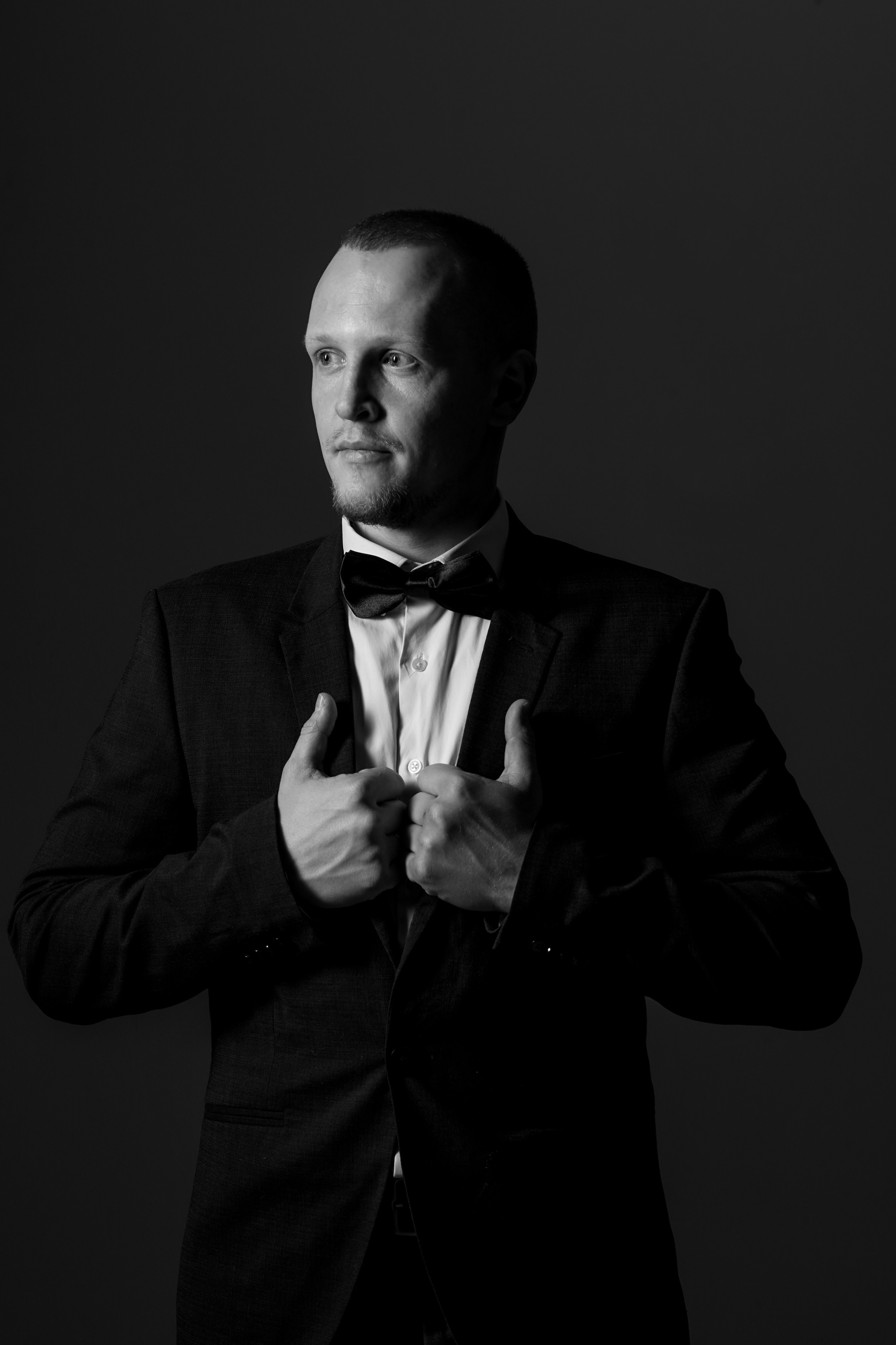 Ведущий Тимофей. Фотограф