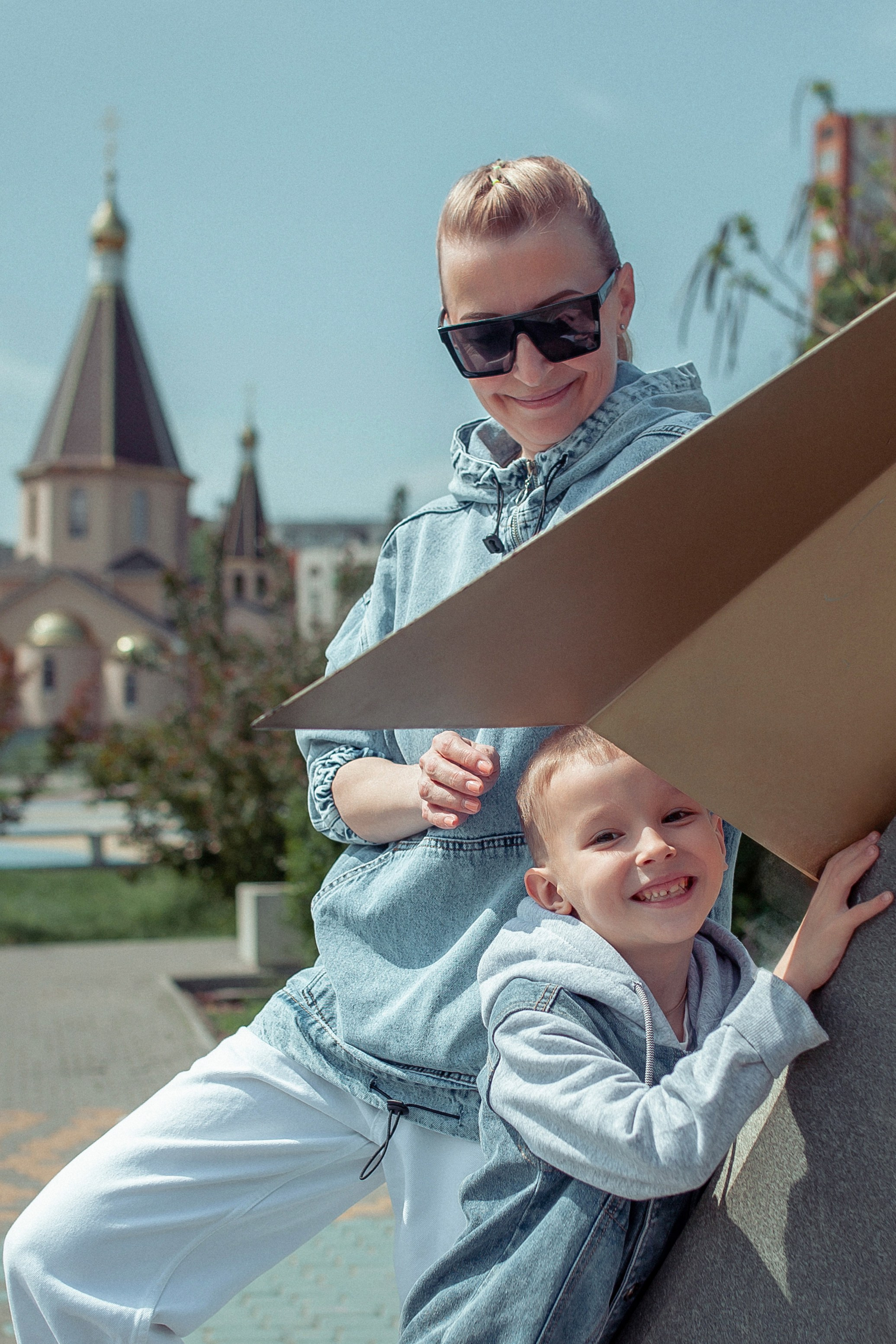 Семья Марии и Антона в весеннем цветении. Фотограф в Волгограде Норченко Светлана