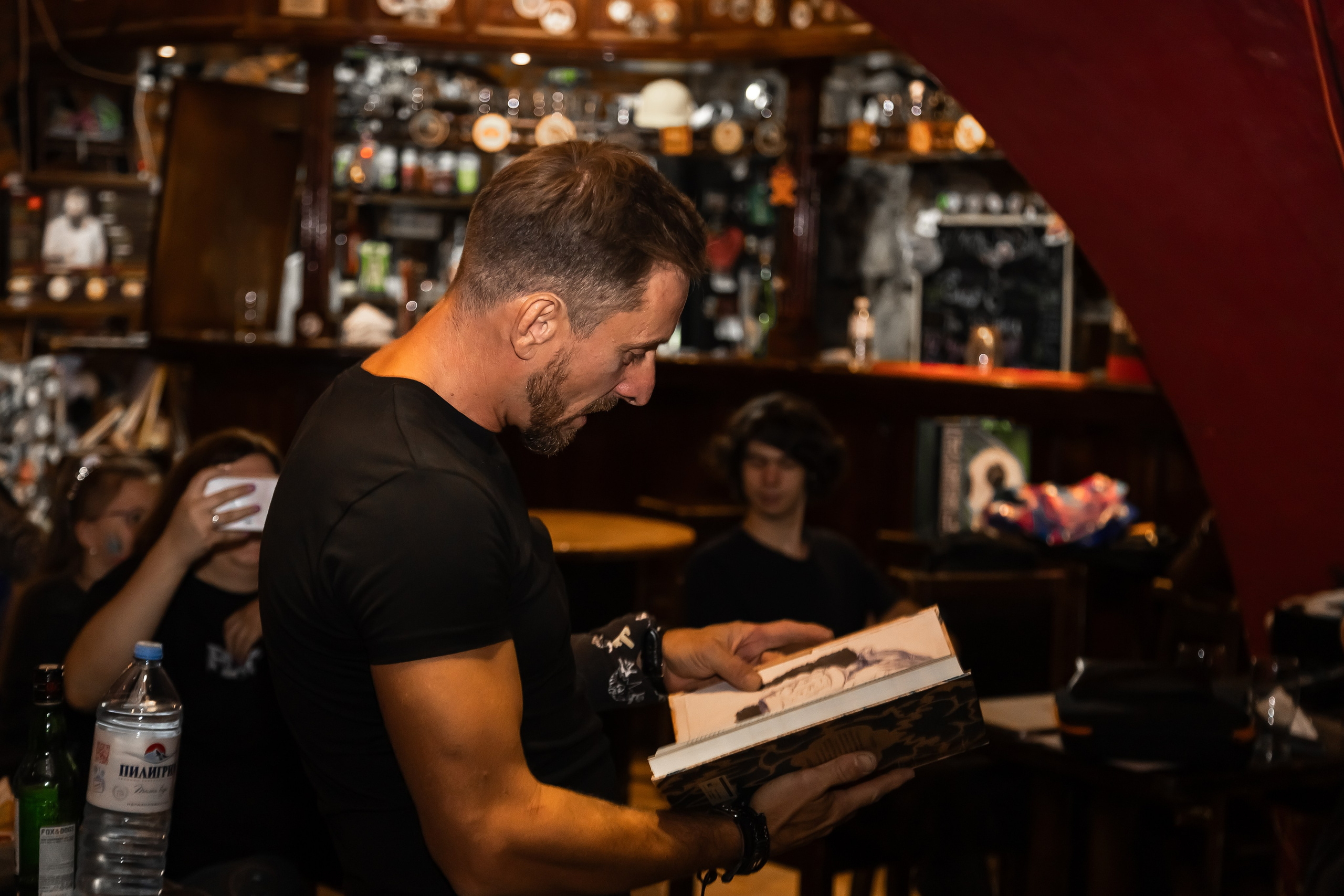 День Рождения Алексея в баре «Белая Лошадь». Фотограф в Волгограде Норченко Светлана