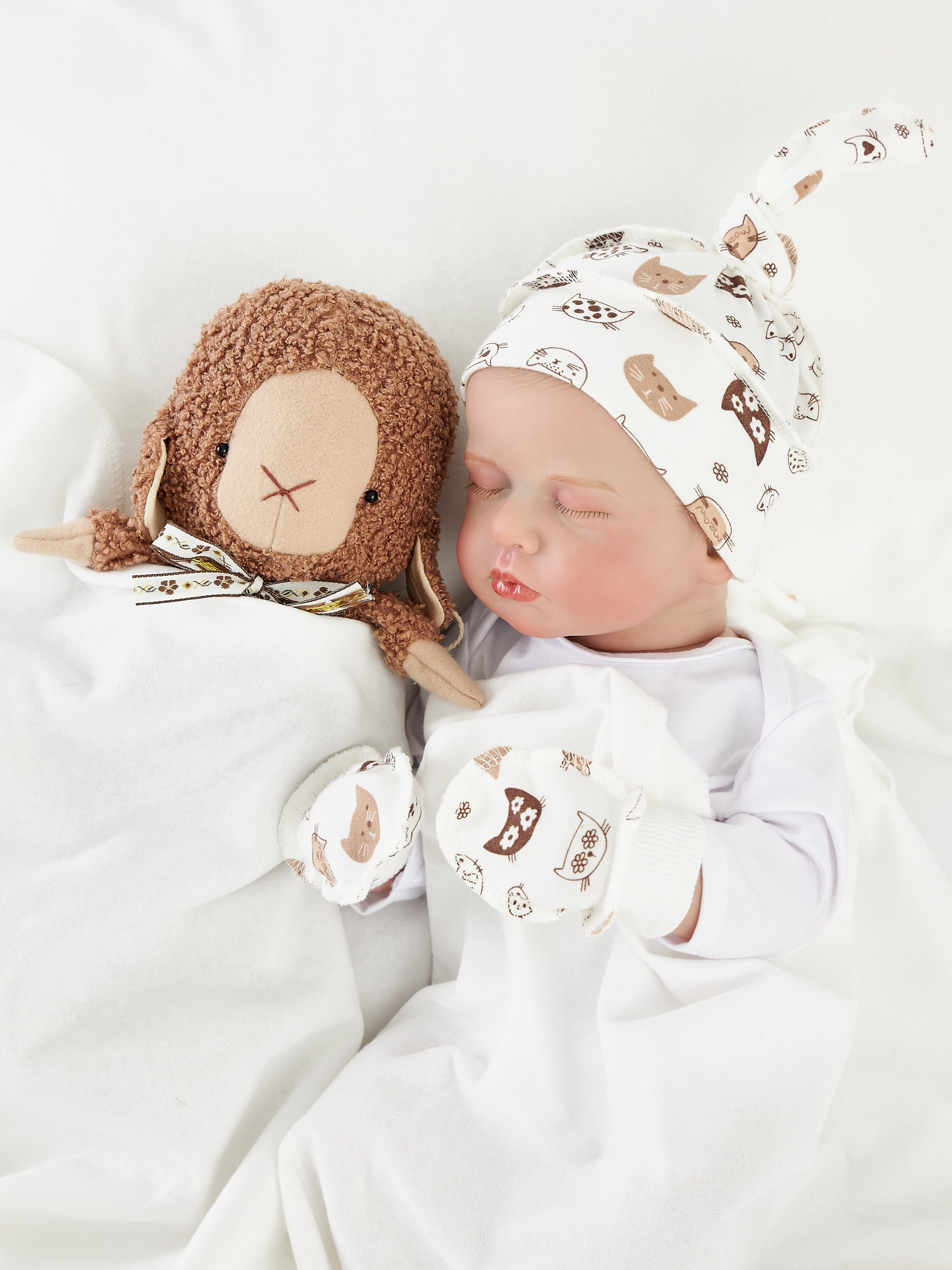 Фотосъемка детской одежды раскладкой для маркетплейсов. Алексей Темнов — фотограф в Пятигорске