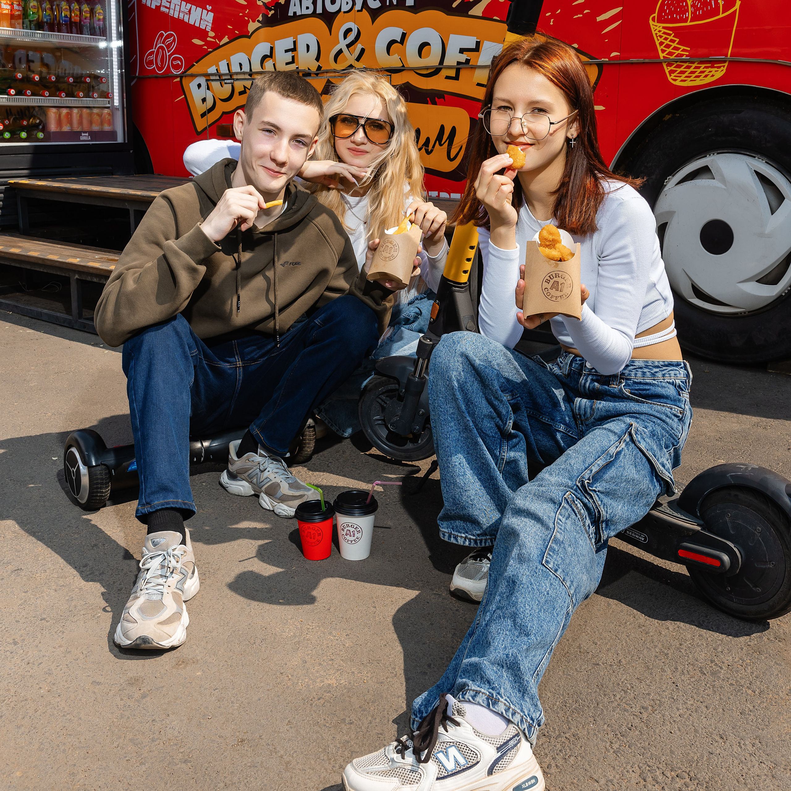 Bus № 1. Фотограф и видеограф в Улан-Удэ: Аюна Габагуева и Артём Шаханов