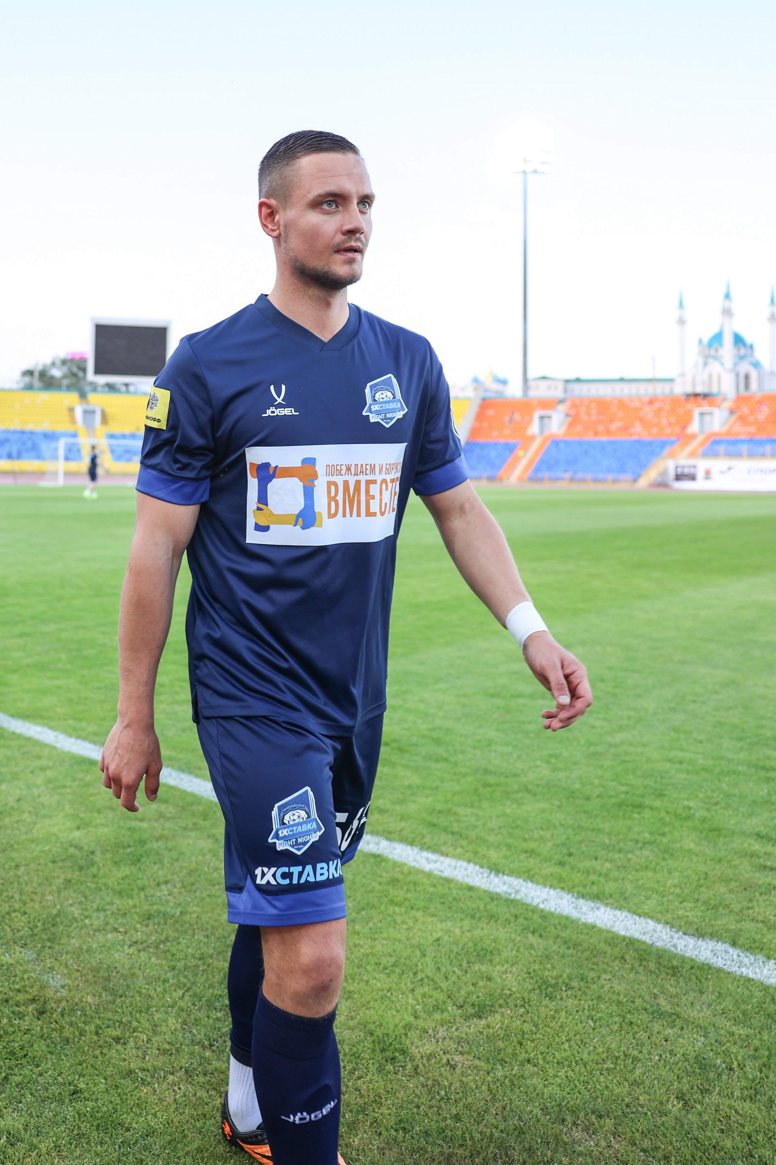 Благотворительный футбольный матч Друзья Бурмистрова vs ФК Fight Nights. Спортивный репортажный фотограф Казань Нафис Сиразетдинов