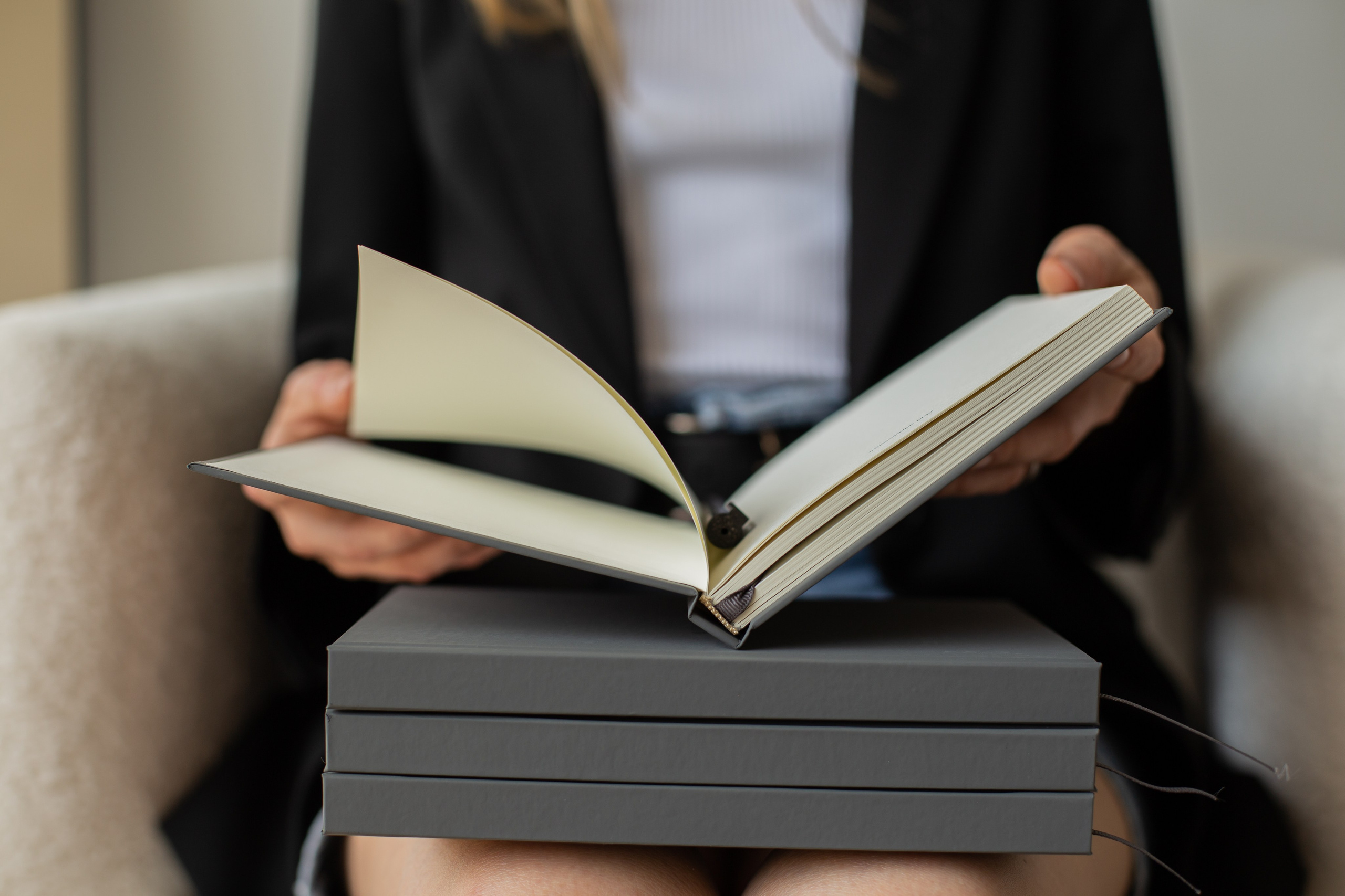 Chancellery shop. Fotograf u Crnoj Gori-porodično fotografisanje sa djecom, lovestory, nekretnine