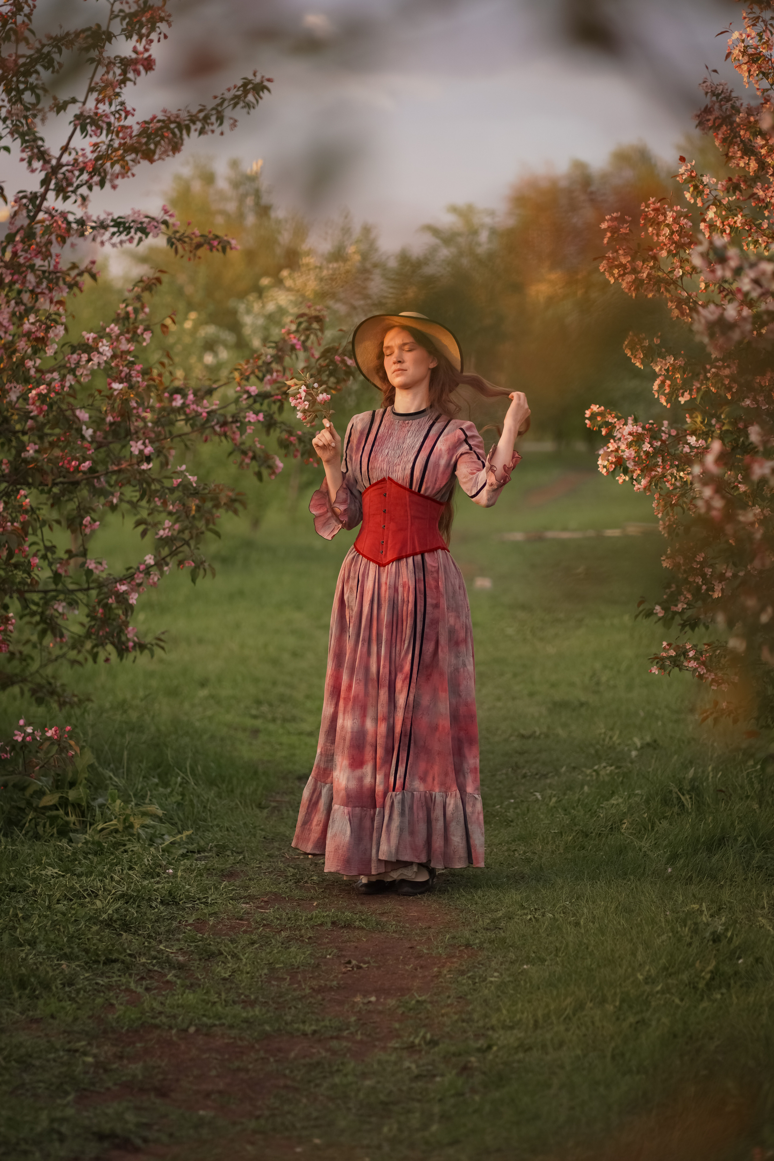 Яблоневый закат. Фотограф Татьяна Митрофанова