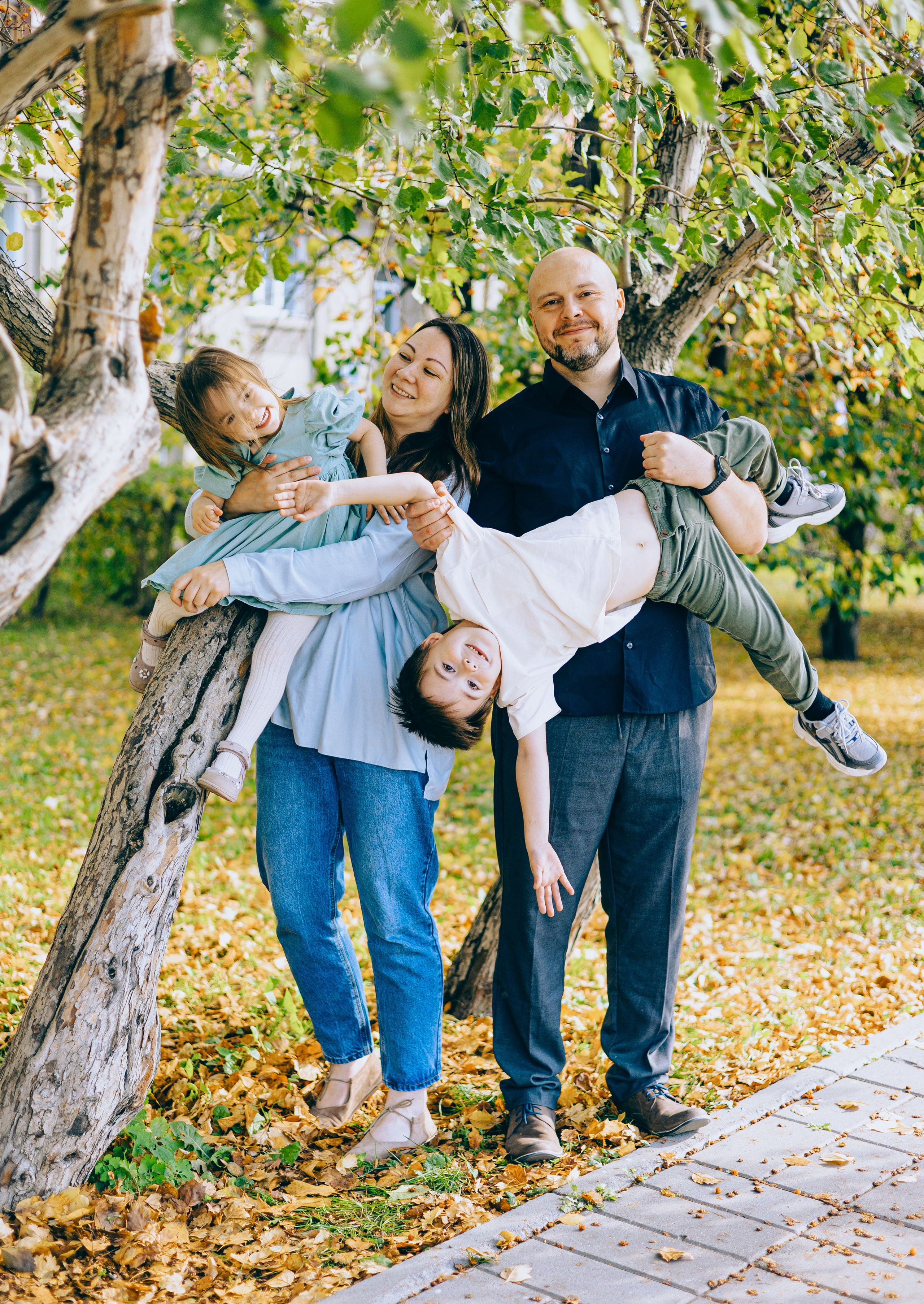 Анастасия и Алексей и их Большая Семья