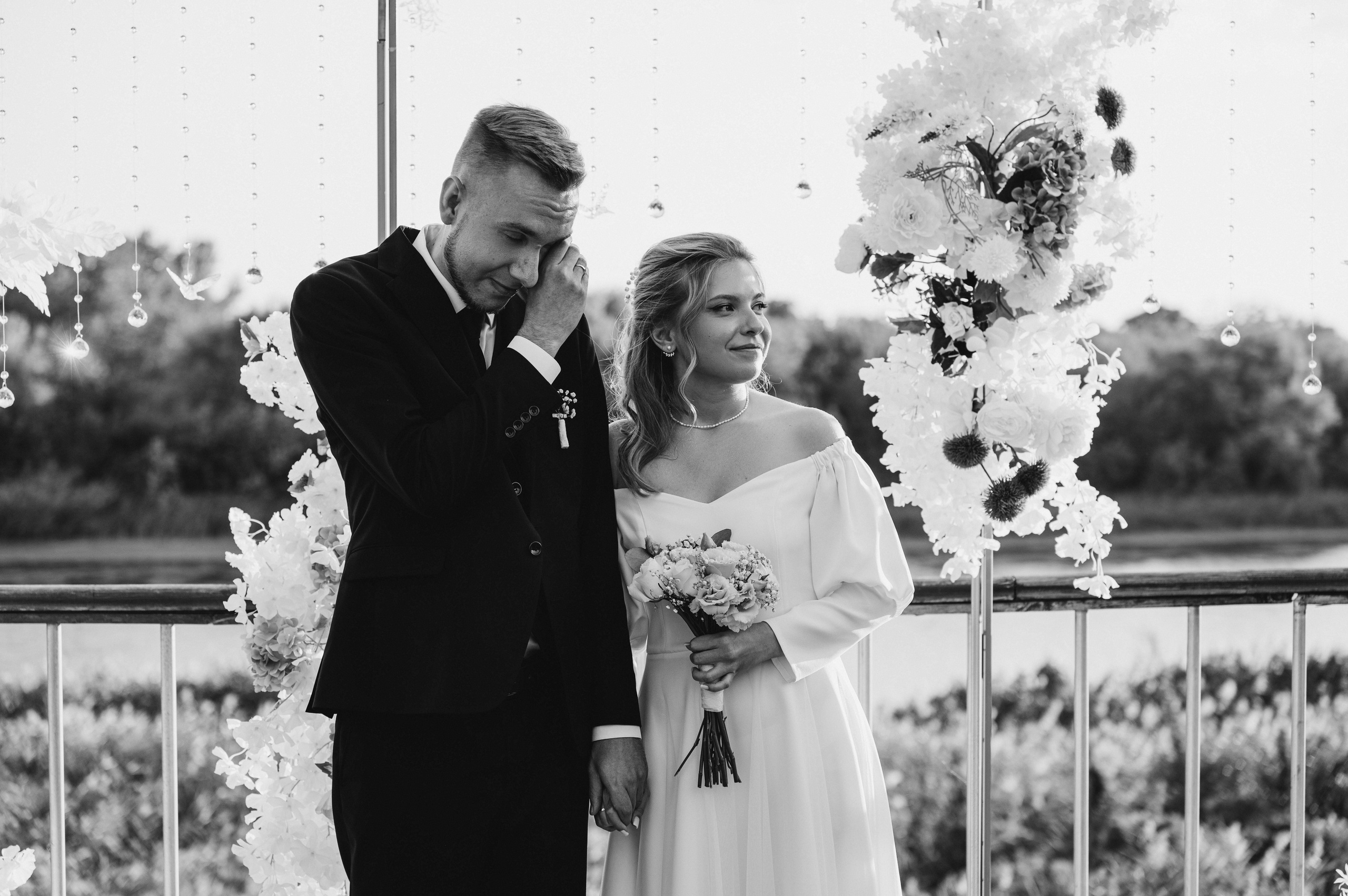 Свадебная съемка в Ростове, прогулка на яхте и семейный ужин за городом