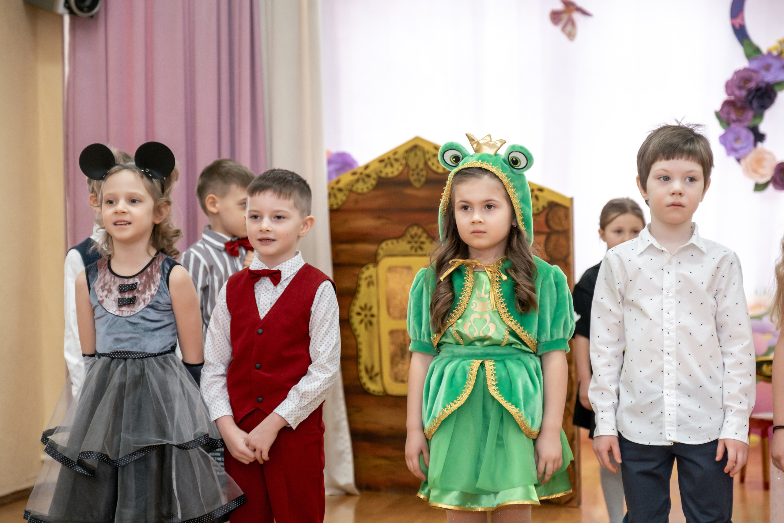 Праздник 8 марта в детском саду. Семейный и детский фотограф в Москве Светлана Потемкина