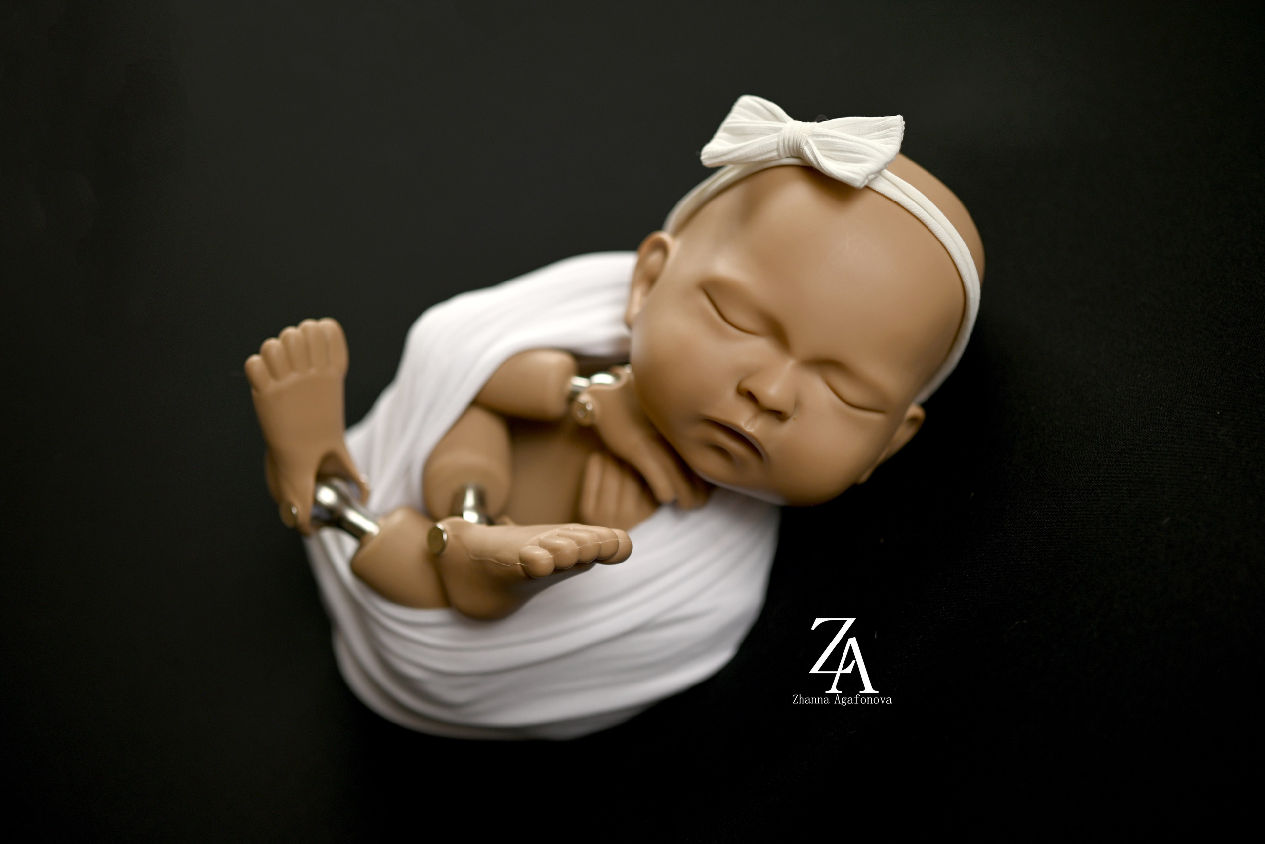 Образы на черном фоне. Newborn42.ru Фотограф новорожденных  г. Кемерово Агафонова Жанна