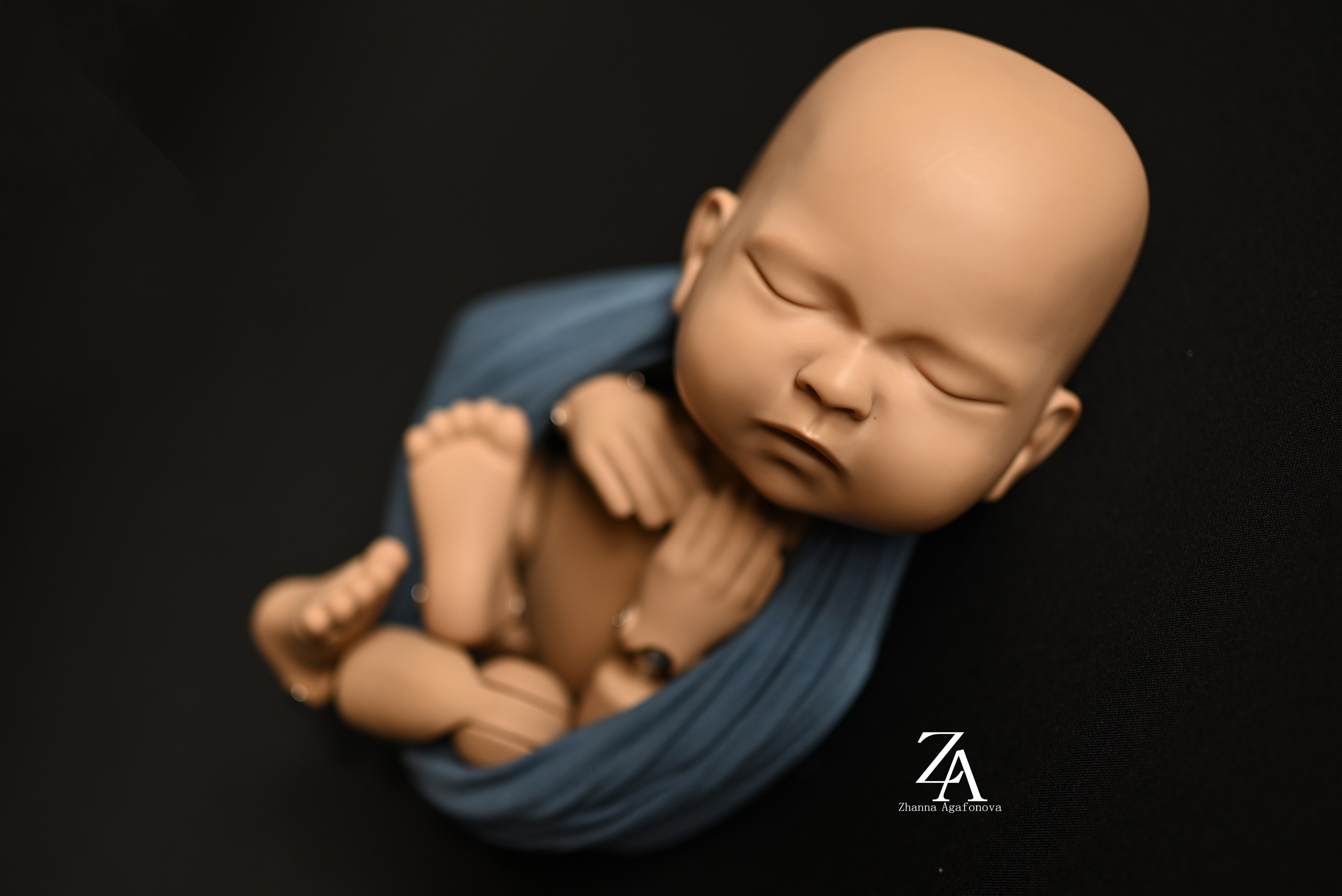 Образы на черном фоне. Newborn42.ru Фотограф новорожденных  г. Кемерово Агафонова Жанна