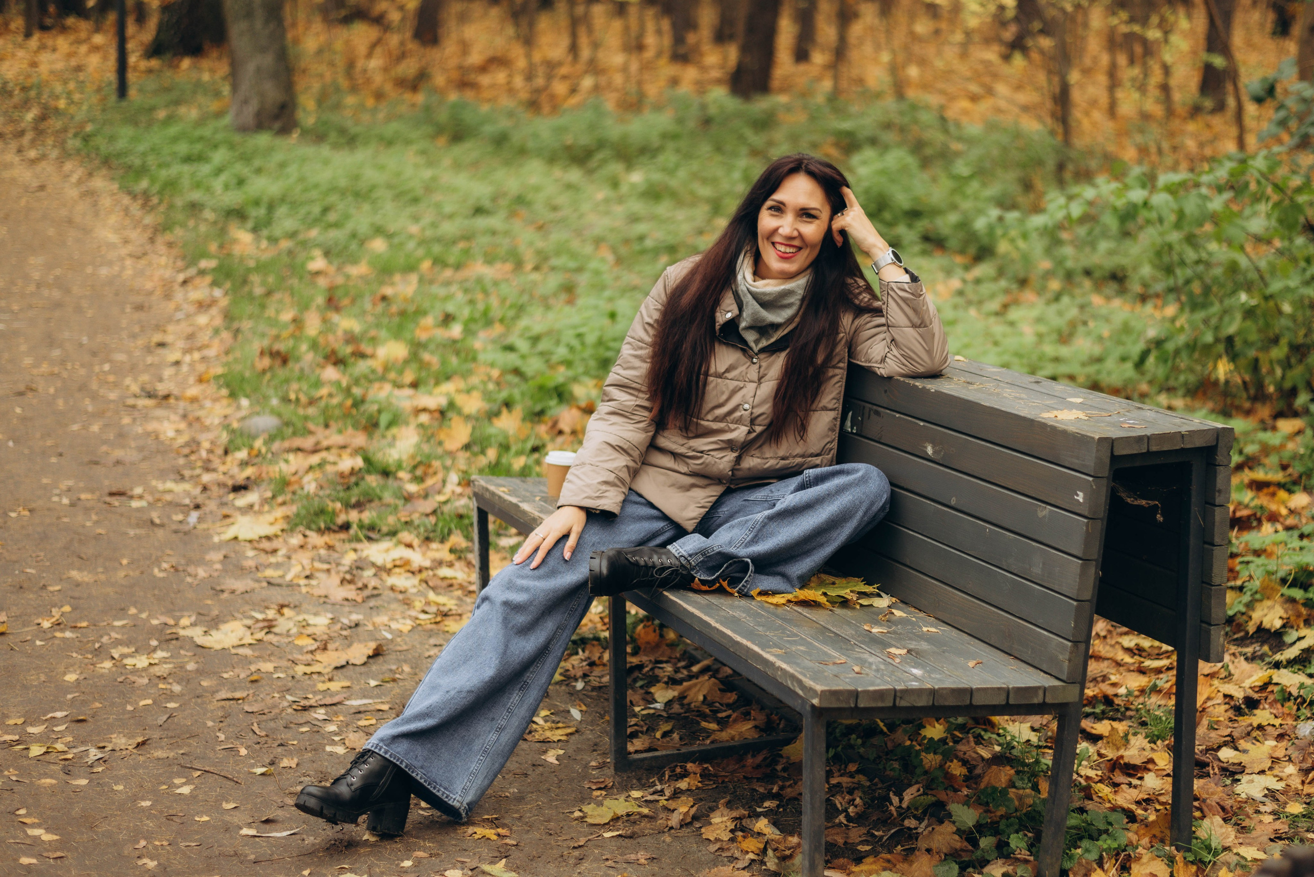 Прогулочная фотоссесия для девушки в парке. Семейный фотограф в Железнодорожном Масаева Елена