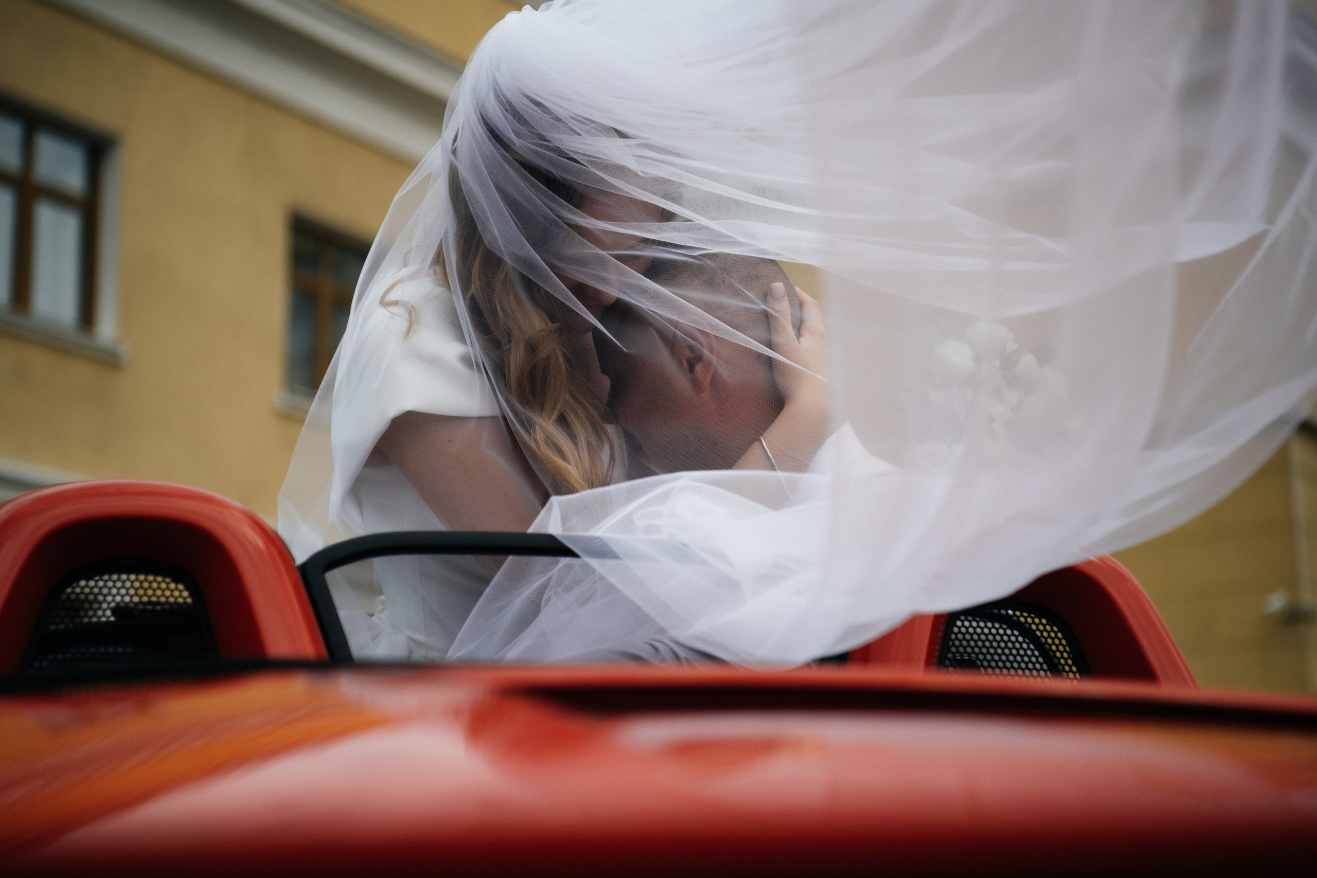 alt="Свадебная фотосессия в Барнауле. Свадебный фотограф Анна Глухова"