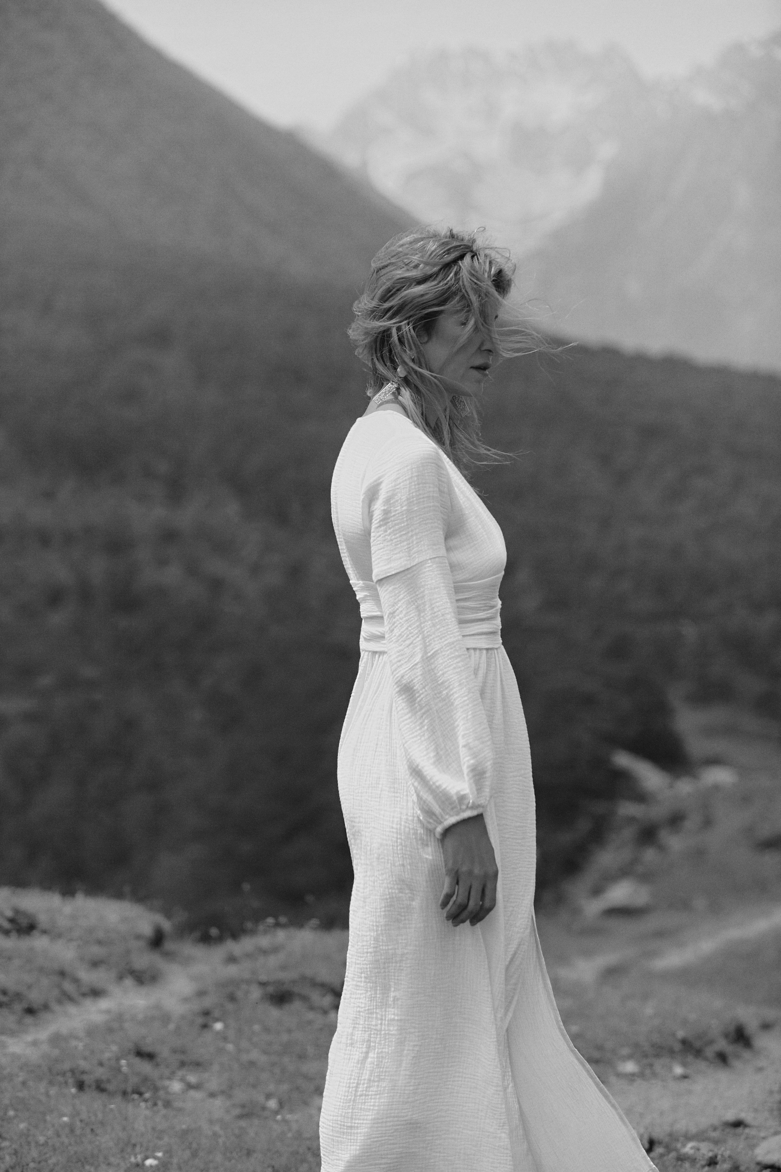 Фотосессия у водопада в Кабардино-Балкарии. Фотограф Продюсер в горах КБР / Москва  Нальчик Горы