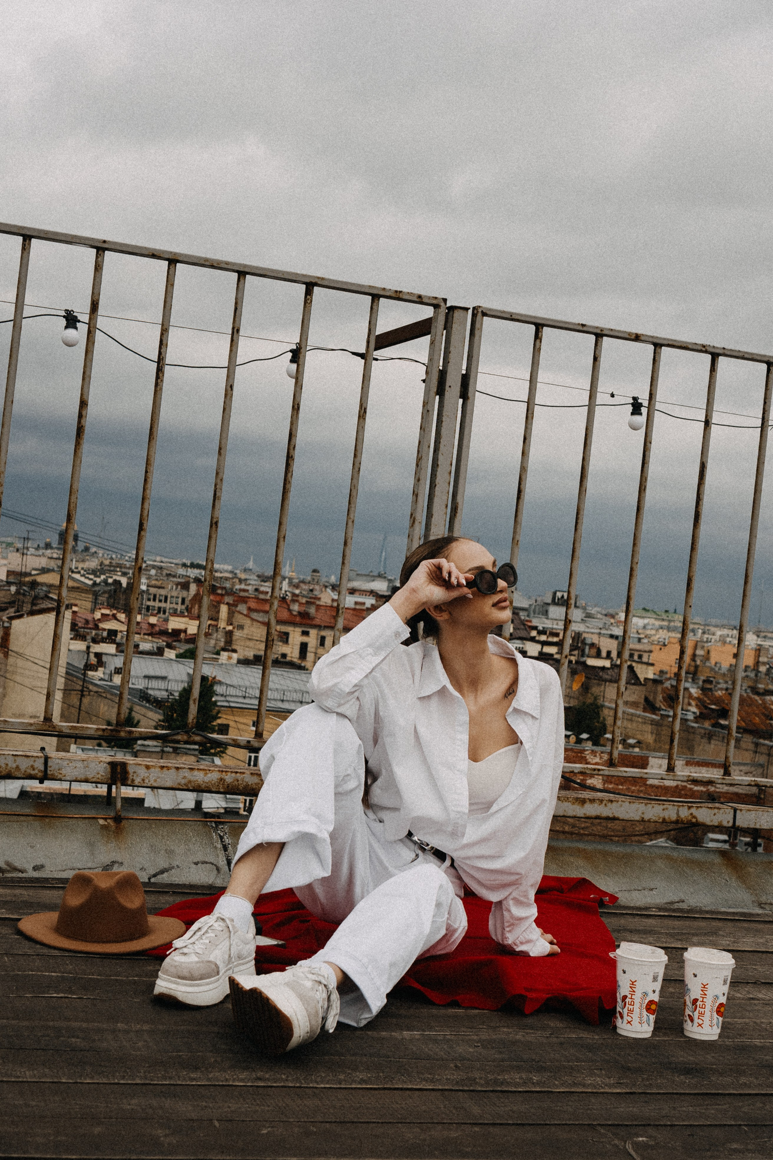 МЫ ГУЛЯЛИ ПРО КРЫШАМ ПИТЕРА. Профессиональный фотограф, Санкт-Петербург — Виктория Богомолова