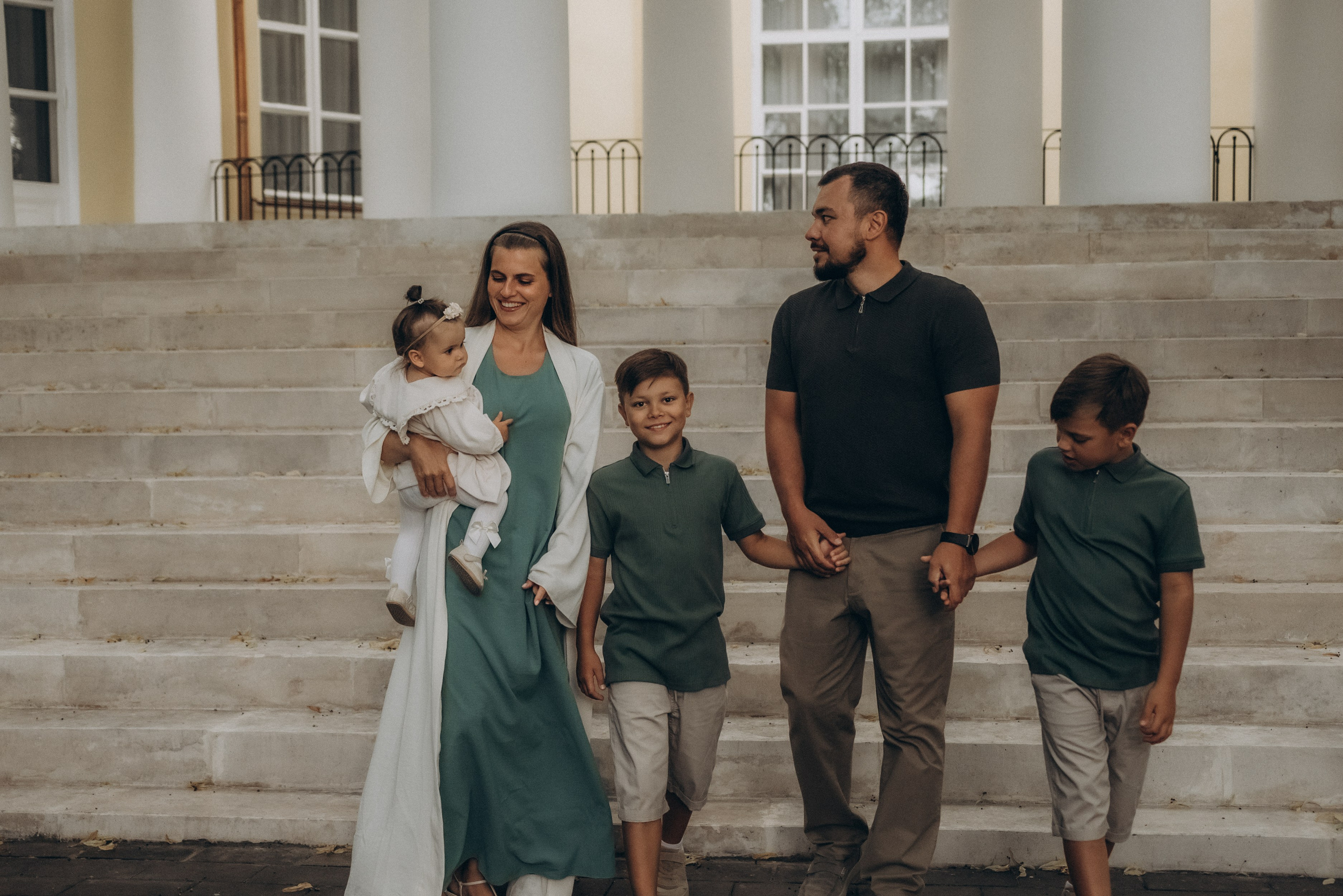 Семейная прогулка. Гаврилова Настя семейный фотограф lifestyle в Москве