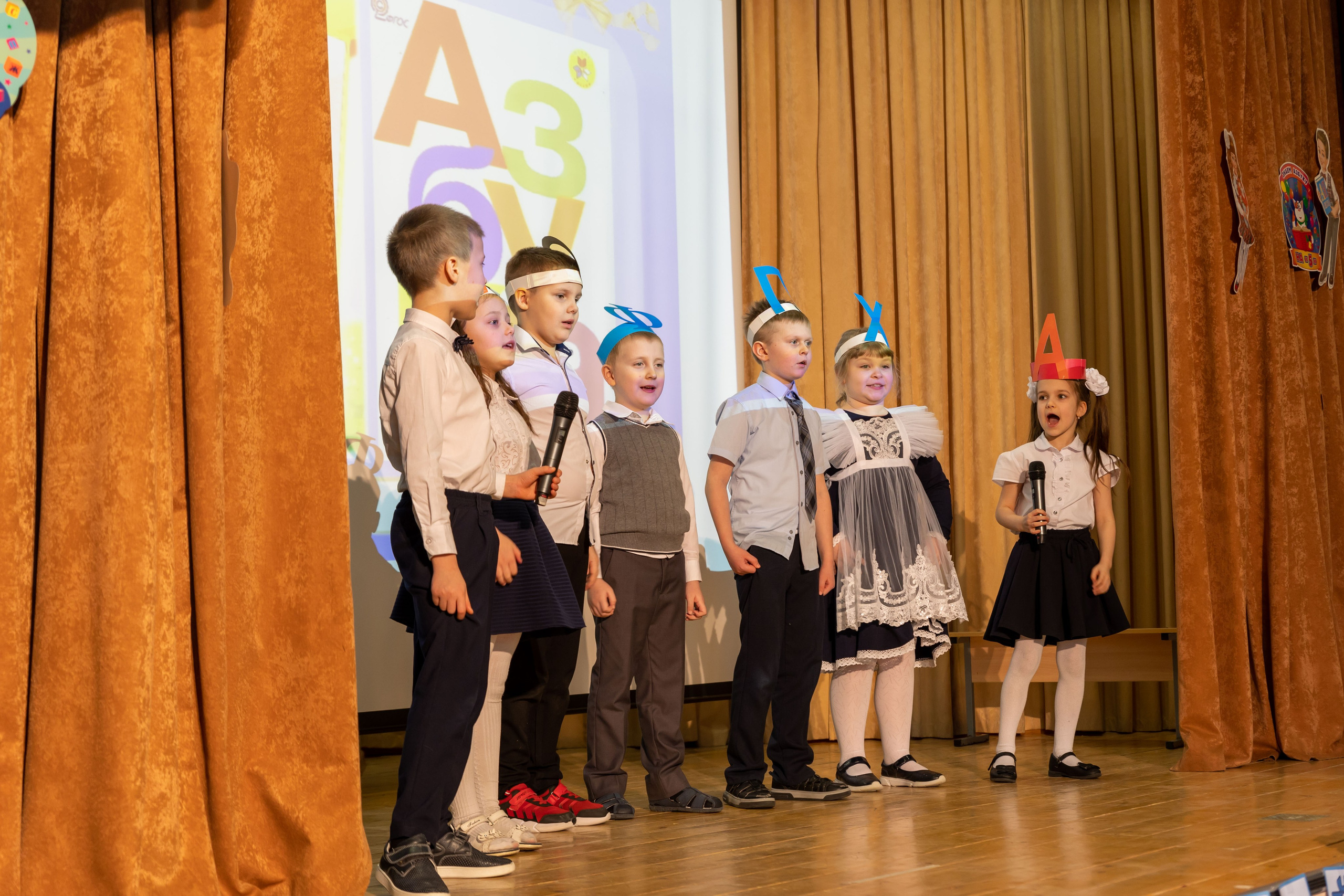 Праздник в школе. Школьный и детсадовский фотограф Москва. Детский фотограф
