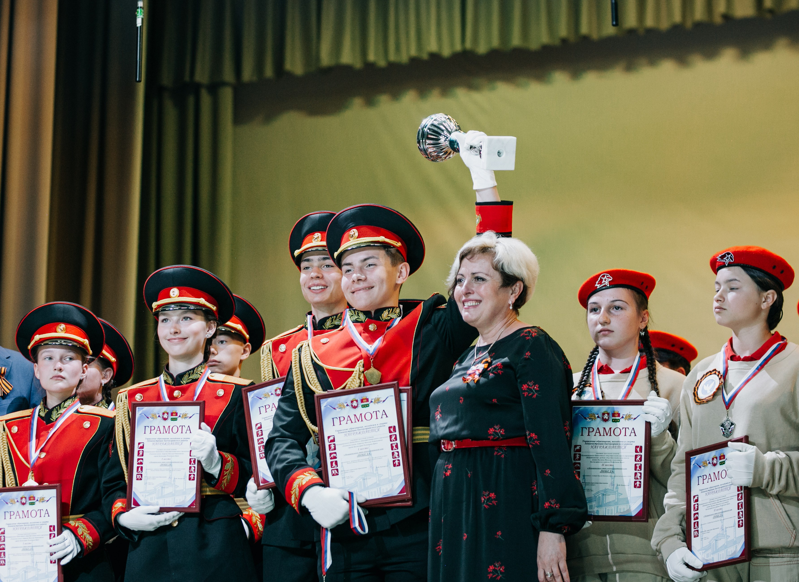 День освобождения Бахчисарая от нееко-фашистских захватчиков. Фотограф в Крыму